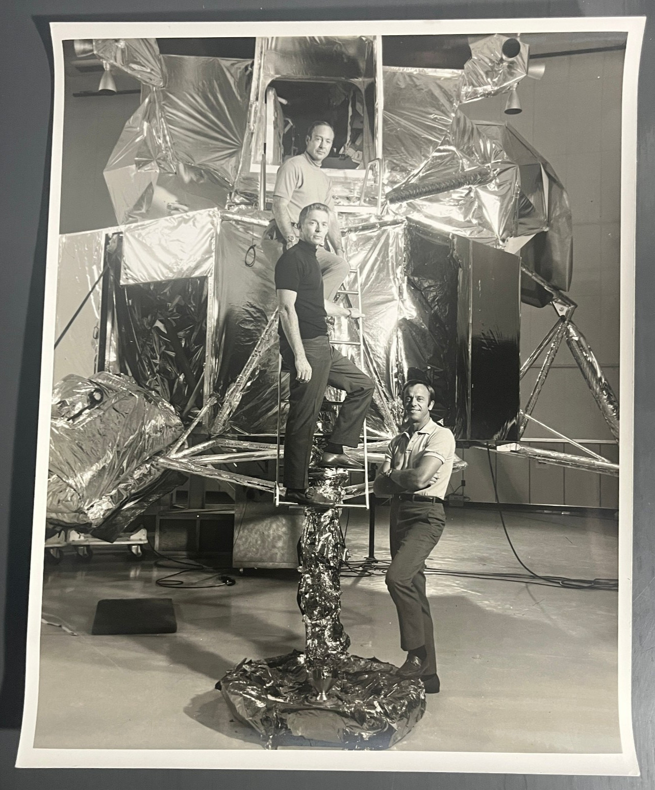 1970 APOLLO 14 ASTRONAUTS SHEPARD ROOSA MITCHELL & LEM OFFICIAL NASA PRESS PHOTO