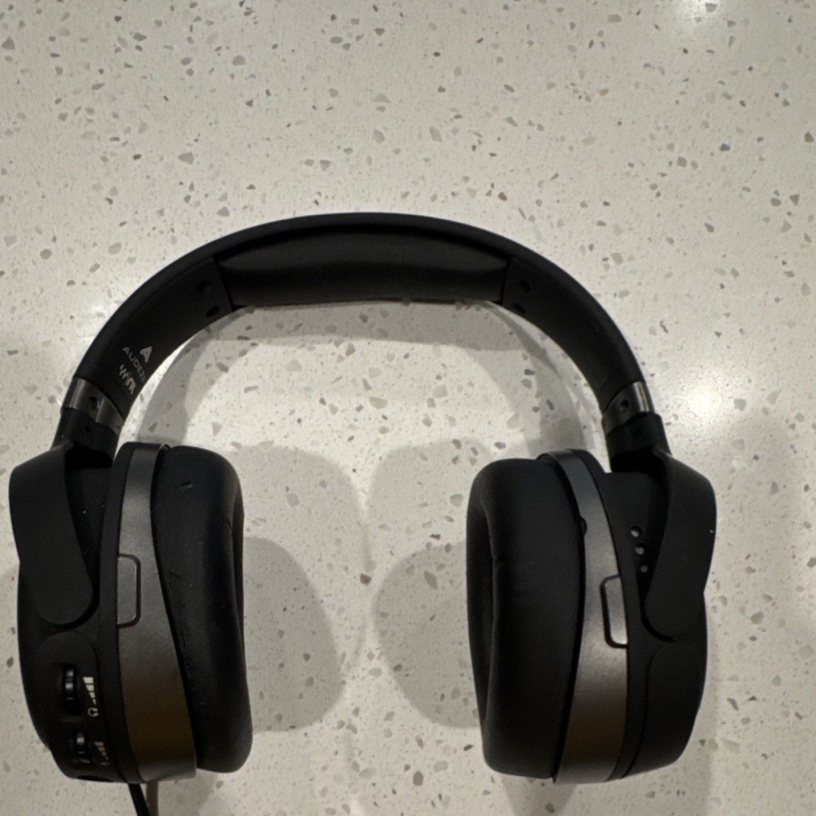 HyperX Cloud Orbit S Wireless gaming headset (Head tracking technology)