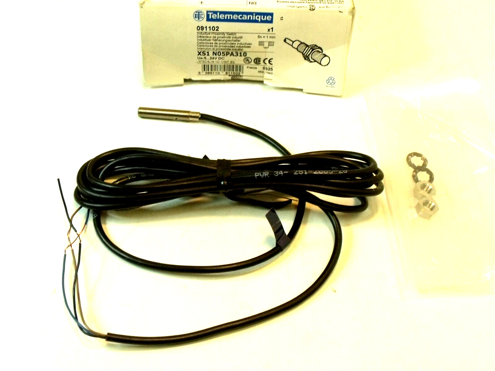 NIB Telemecanique / Schneider XS1 N05PA310 Inductive Proximity Sensor:  Sn=1mm