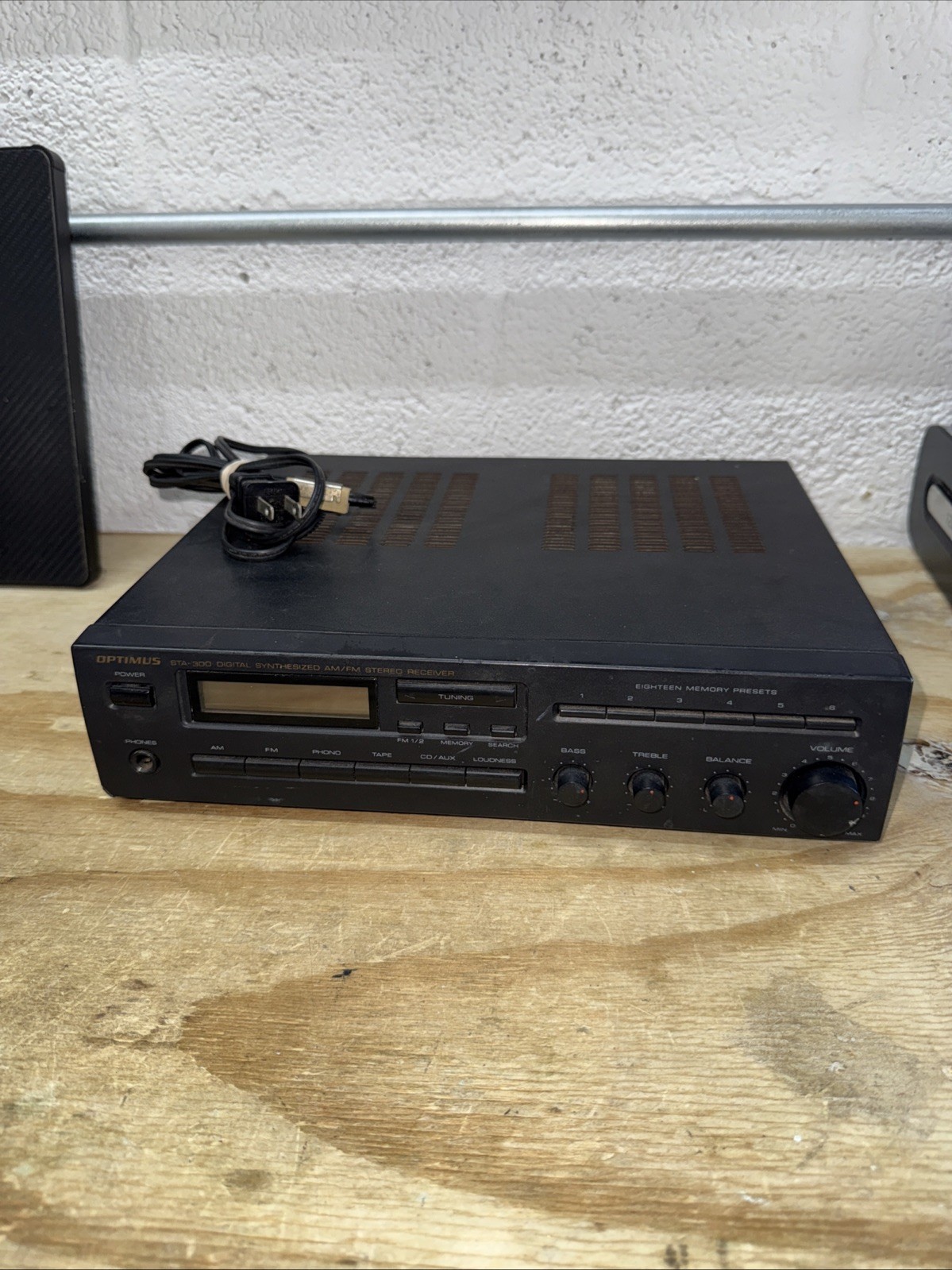 Optimus STA-300 Digital Synthesized AM/FM Stereo Receiver Model: 31-1991 READ