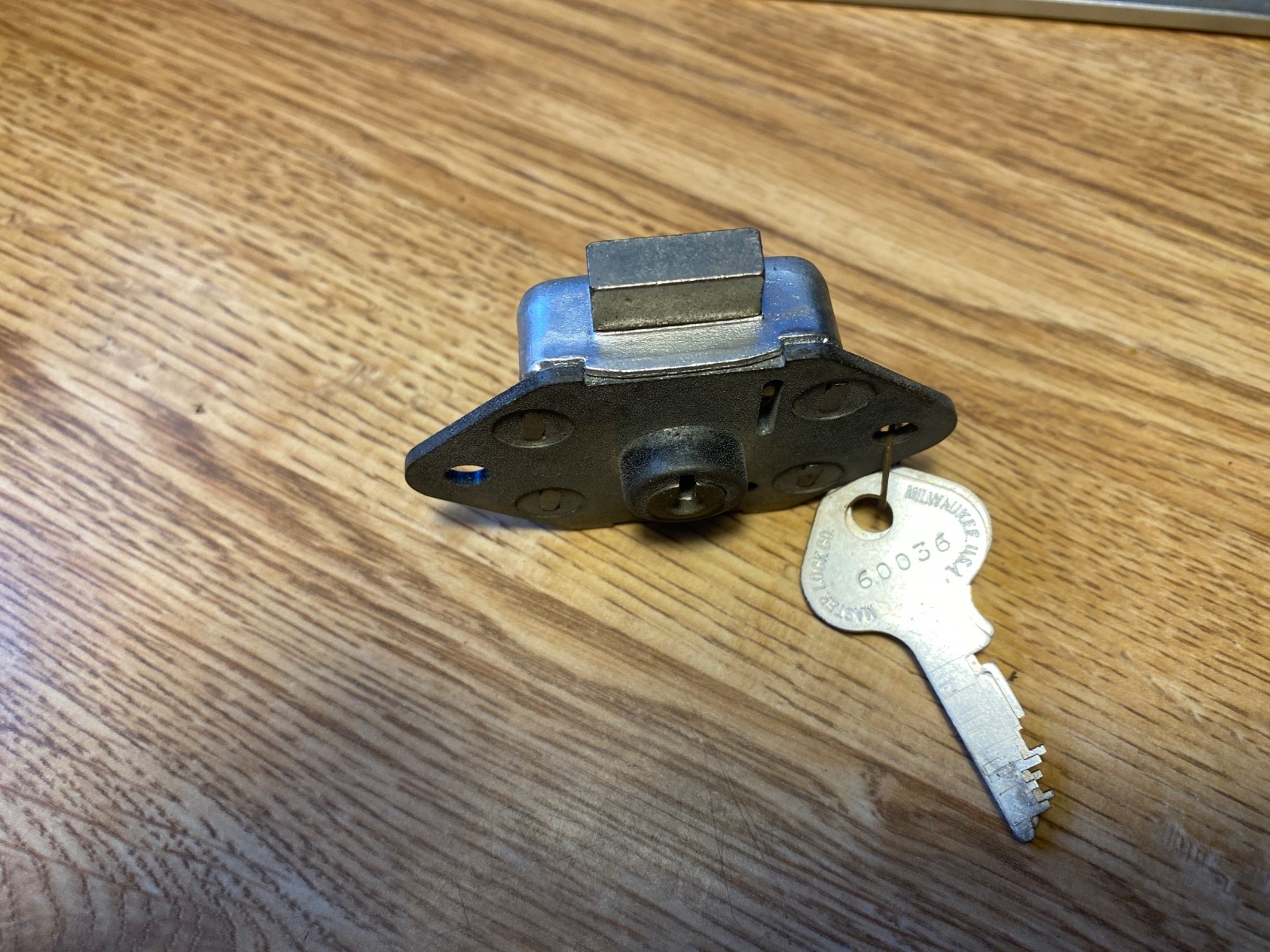 MASTER LOCK # F96 cabinet/Drawer Lock w/2 keys