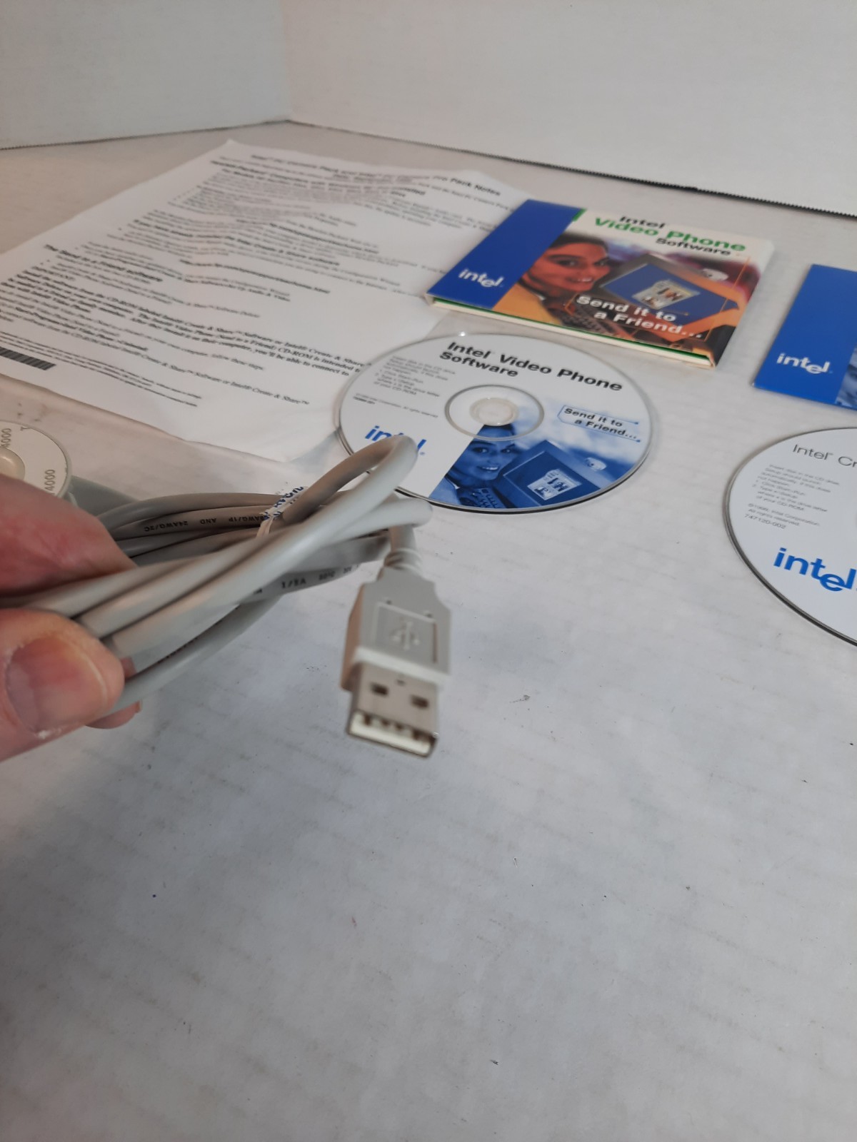 Intel PC Camera Pack CS330 With CD, Video Phone Software, Instructions