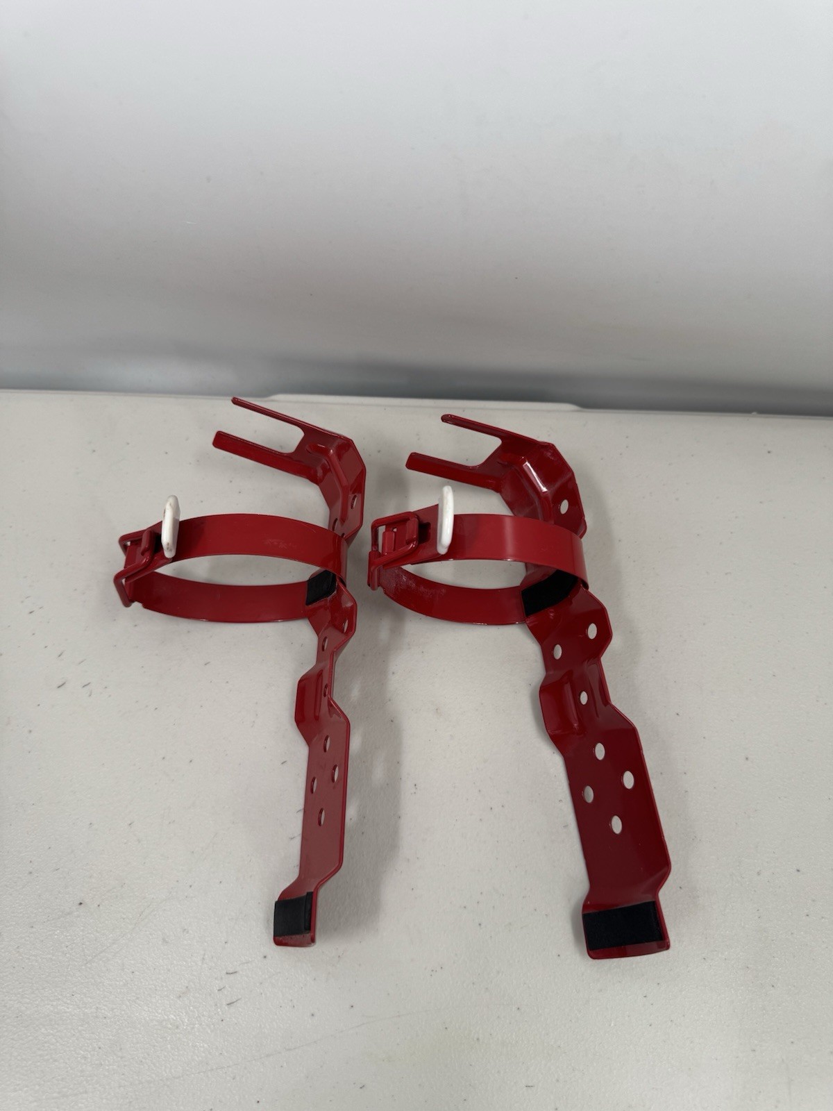Fire Extinguisher Bracket 2 1⁄2 lb Car Vehicle Wall Mount Red 817 Lot Of 2