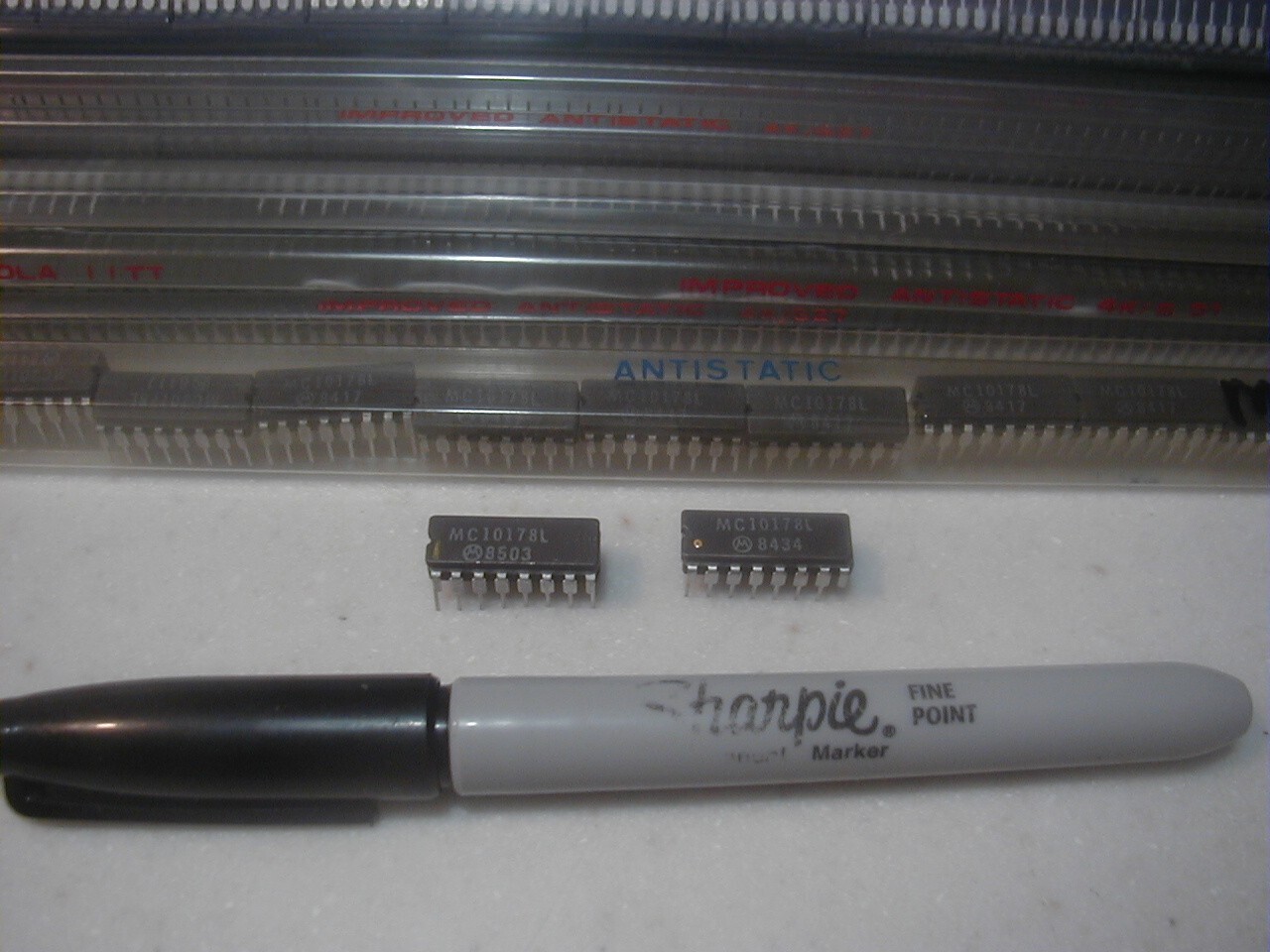 IC MC10178L ECL Binary  Counter Ceramic DIP 25 pcs NOS USA stocked