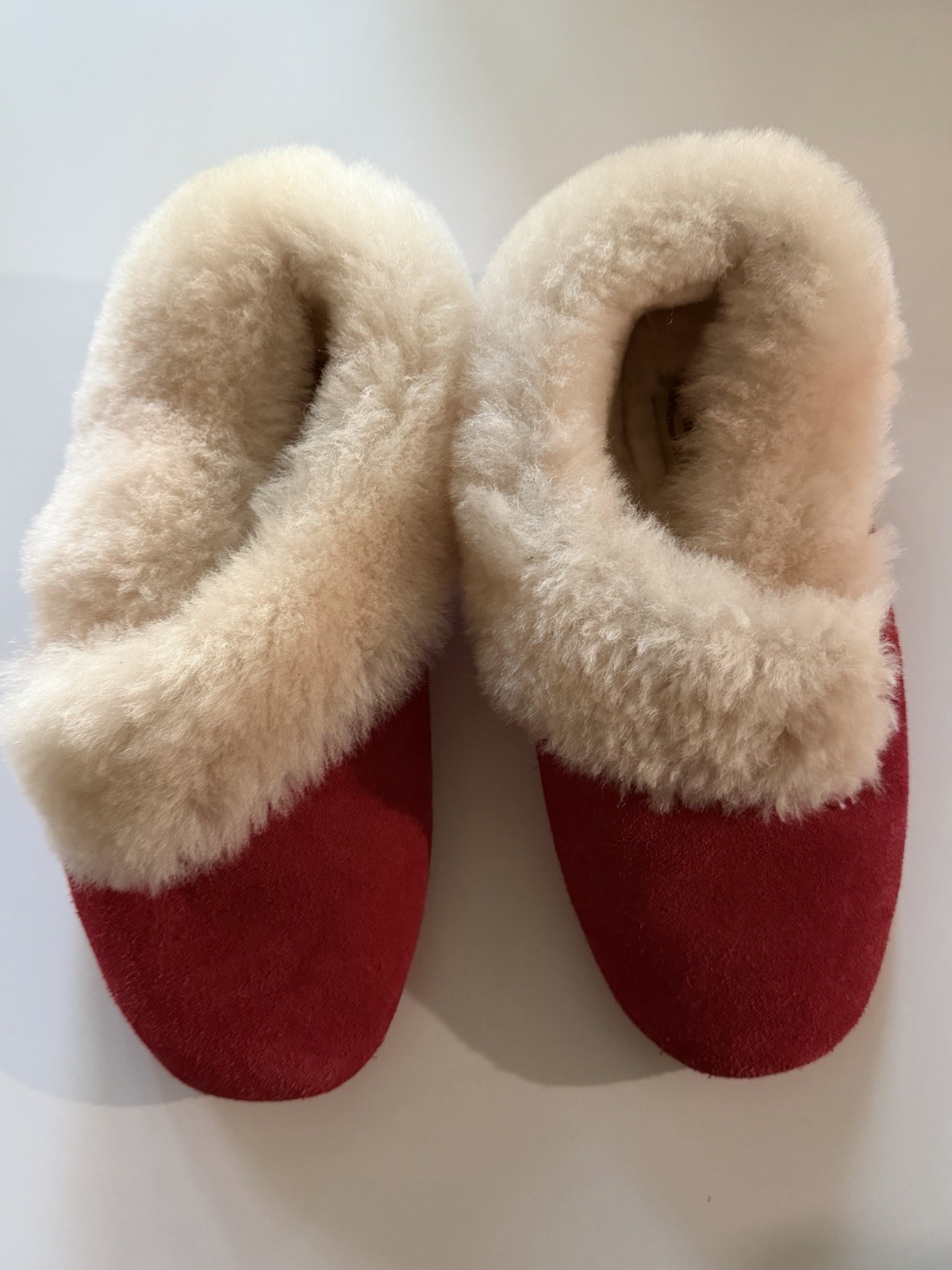 LAMO Vermont Country Store Red Sheepskin Slippers Scuffs Women's Size 7 L7 Suede