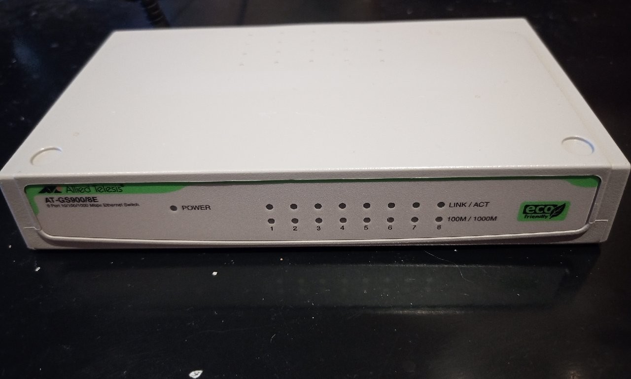 Allied Telesis AT-GS900/8E 10/100/1000 Mbps 8 Port Ethernet Switch