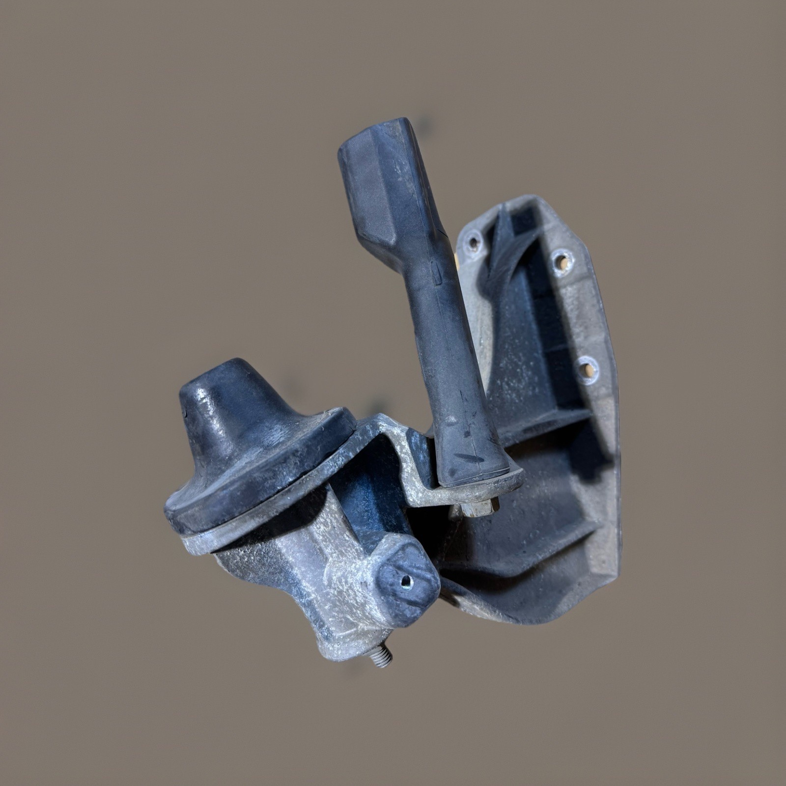 GENUINE FREIGHTLINER A17-21589-000 LEFT HAND HOOD SUPPORT NEW OEM
