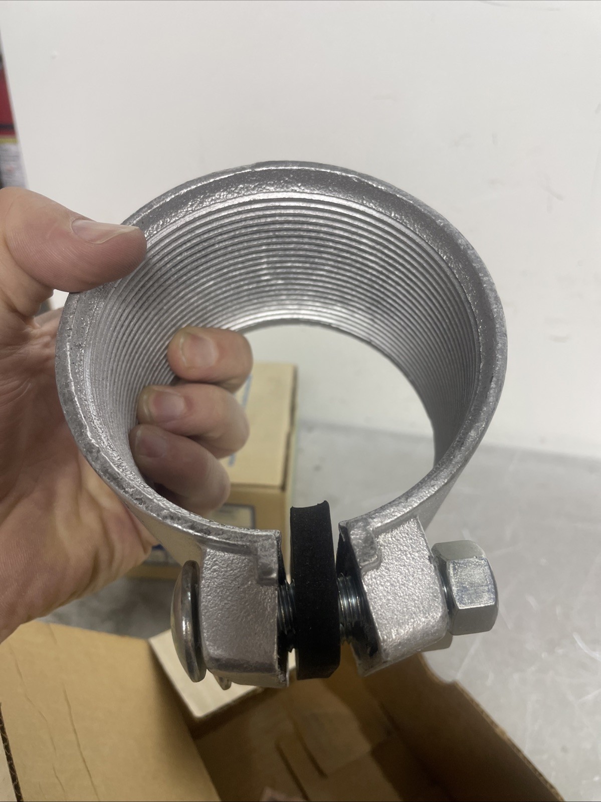 NEW OZ/GEDNEY SSP 350 3 1/2" SPLIT COUPLING CLAMP NOS