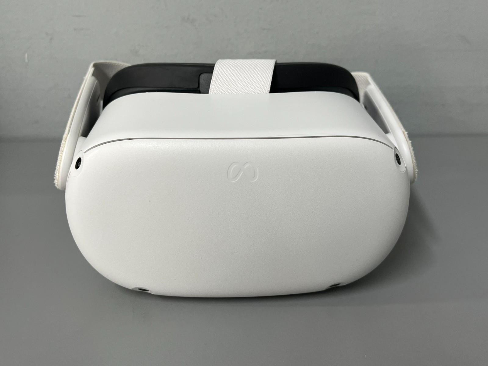 Meta Oculus Quest 2 VR Headset Only 128GB  - FOR PARTS - Doesn't Connect