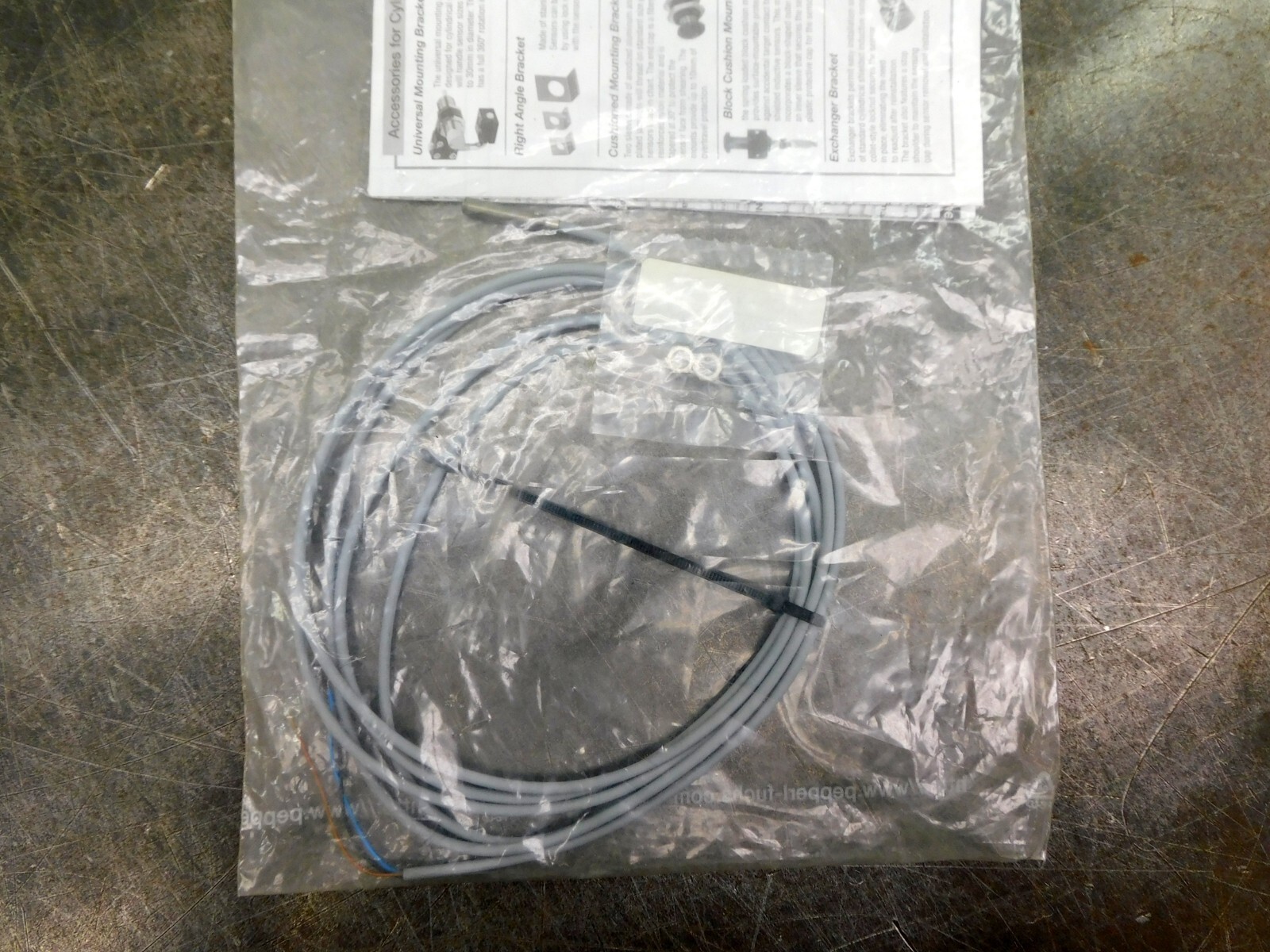 PEPPERL & FUCHS NJ0.6-4GM22-E Proximity Sensor