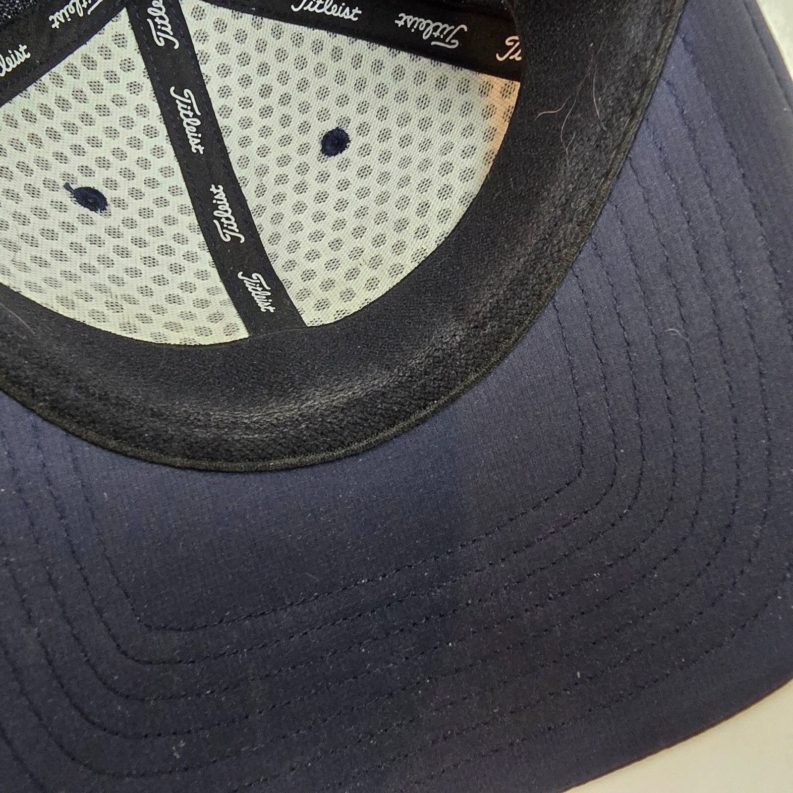 Titleist Hat Men Medium Large Blue Flex Fitted Golf Hat Cap Baseball Embroidered
