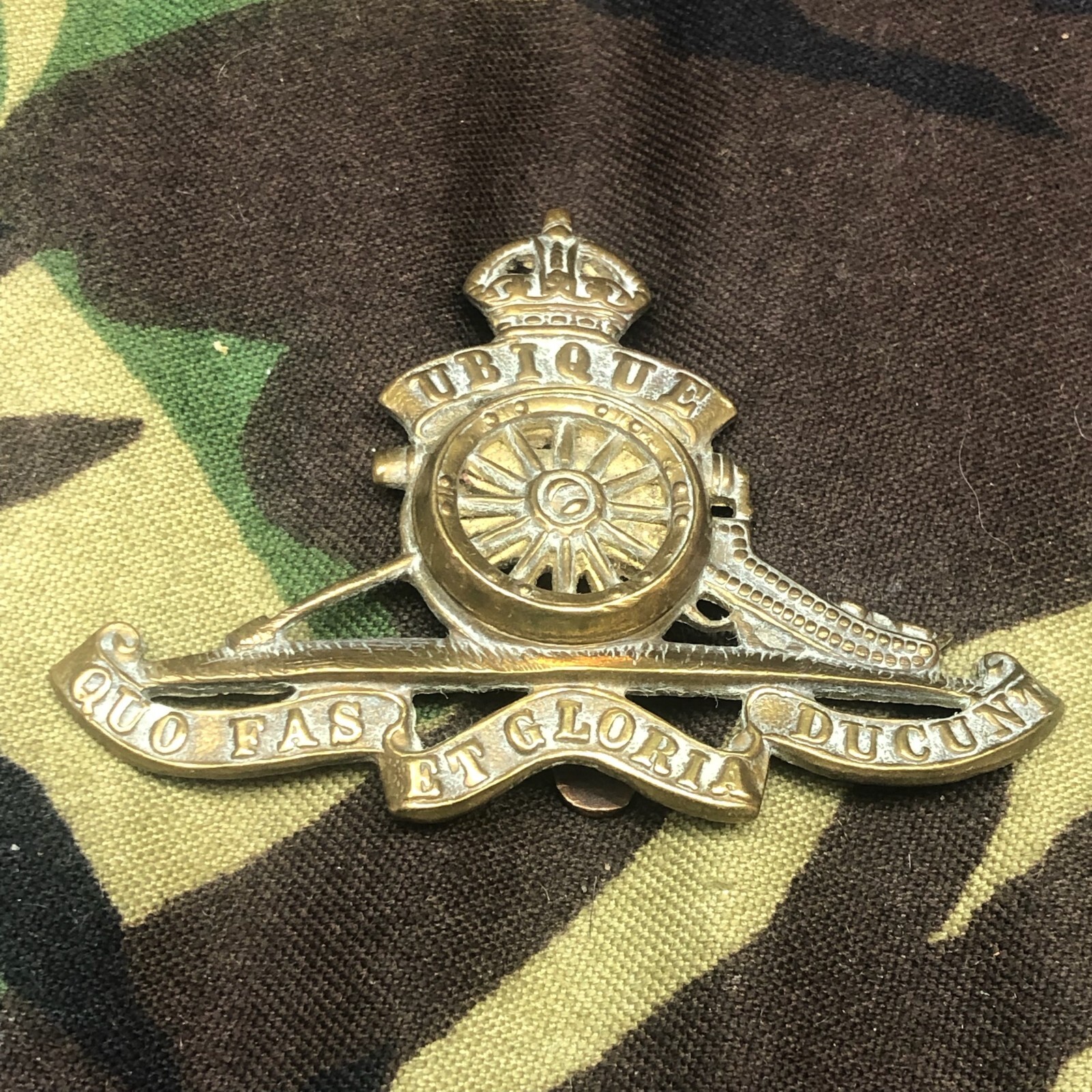 Original WW2 British Army Cap Badge - Royal Artillery