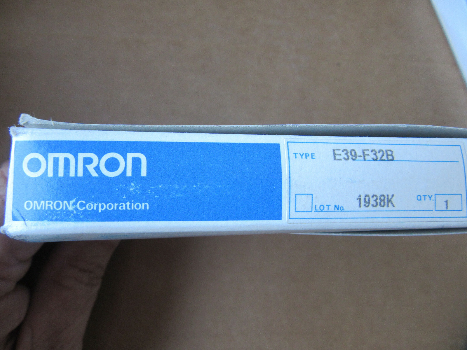 Omron E39-F32B Photoelectric Sensor Armor Tube NEW!!! in Factory Box Free Ship