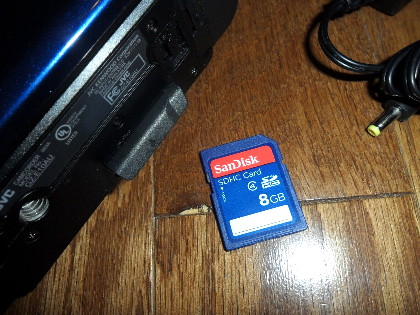 JVC Everio GZ-E10AU Full HD- 40x Optical Zoom- Image Stabilization