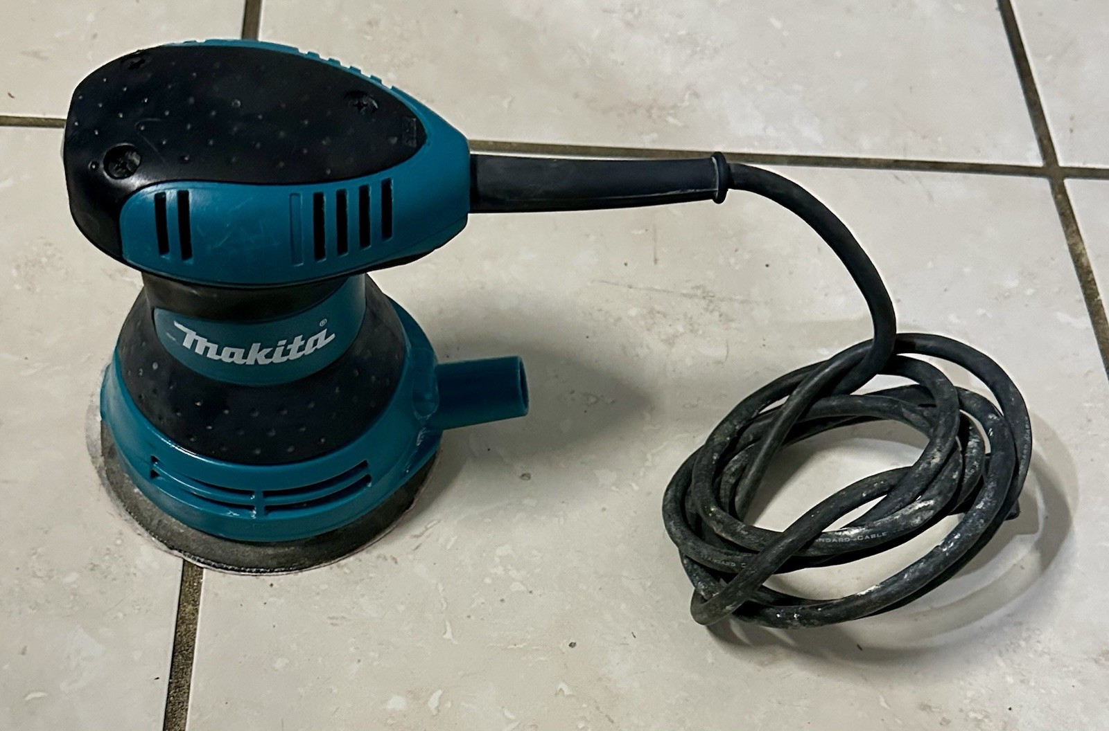 Makita BO5030 5" Random Orbit Sander Corded 3.0A