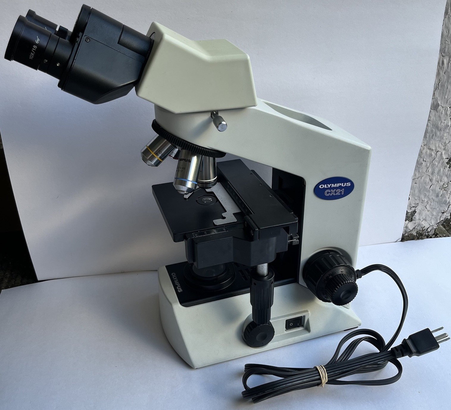 OLYMPUS CX21 CX21FS1 Binocular Microscope Plan x4 x10 x40 x100 Objectives