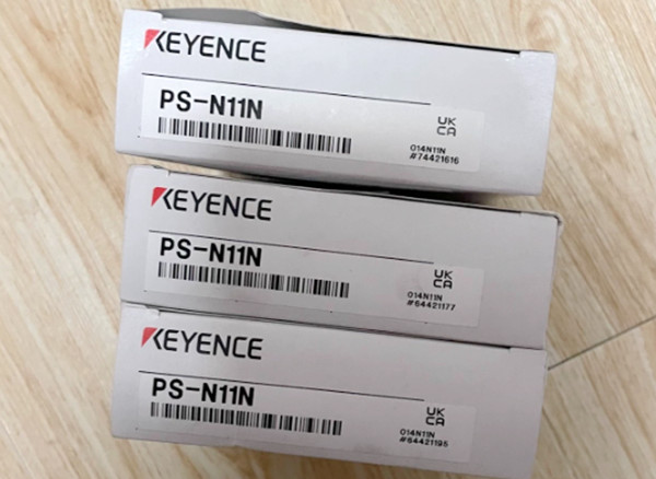 New In Box Keyence PS-N11N photoelectric sensor