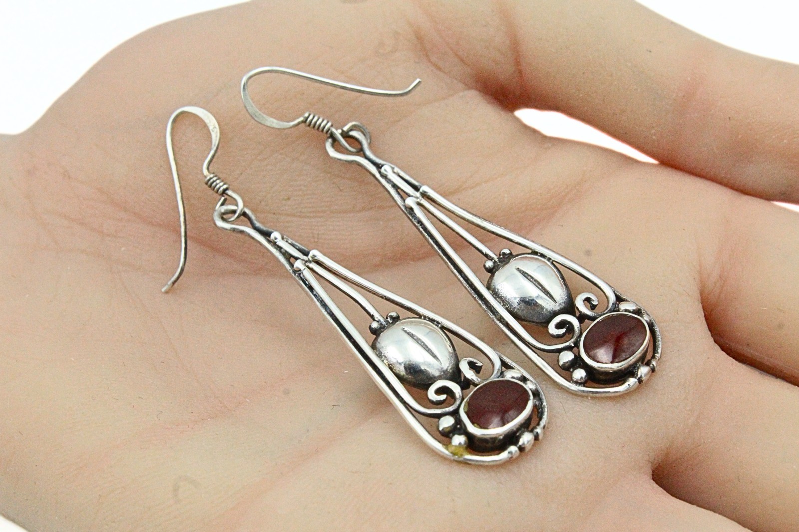 Graceful Signed Sterling Silver Cut Out Swirl Garnet Dangle Drop Earrings