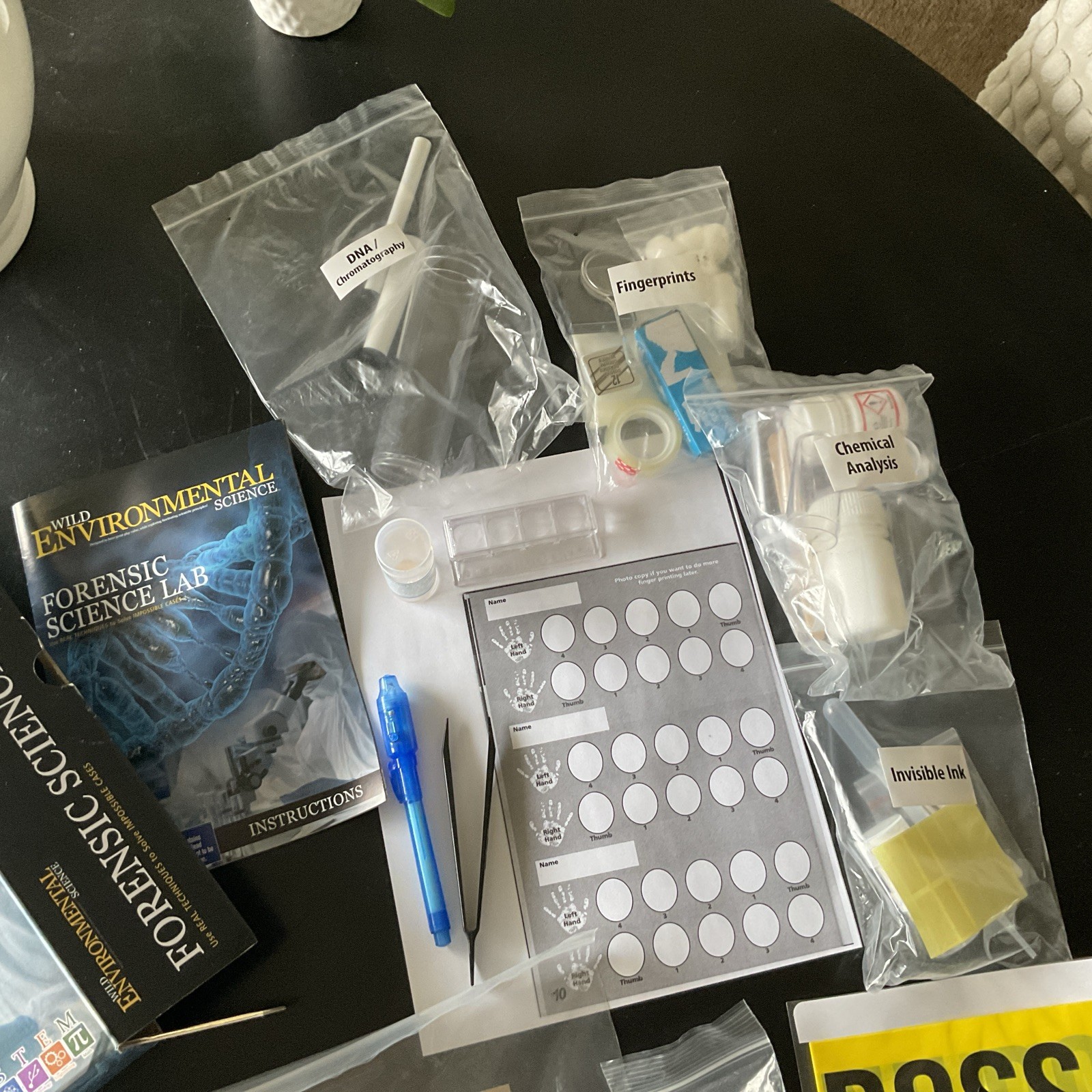 WILD ENVIRONMENTAL SCIENCE Forensic Science Lab - Crime Scene Science Kit STEM