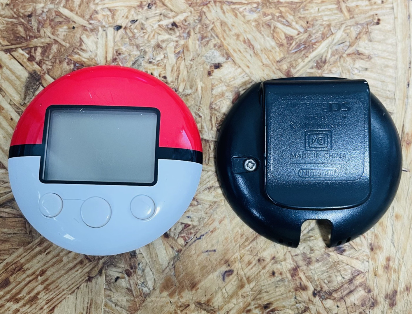 Pokewalker for Nintendo DS Pokemon Heart Gold Soul Silver Back Clip Hook Cover