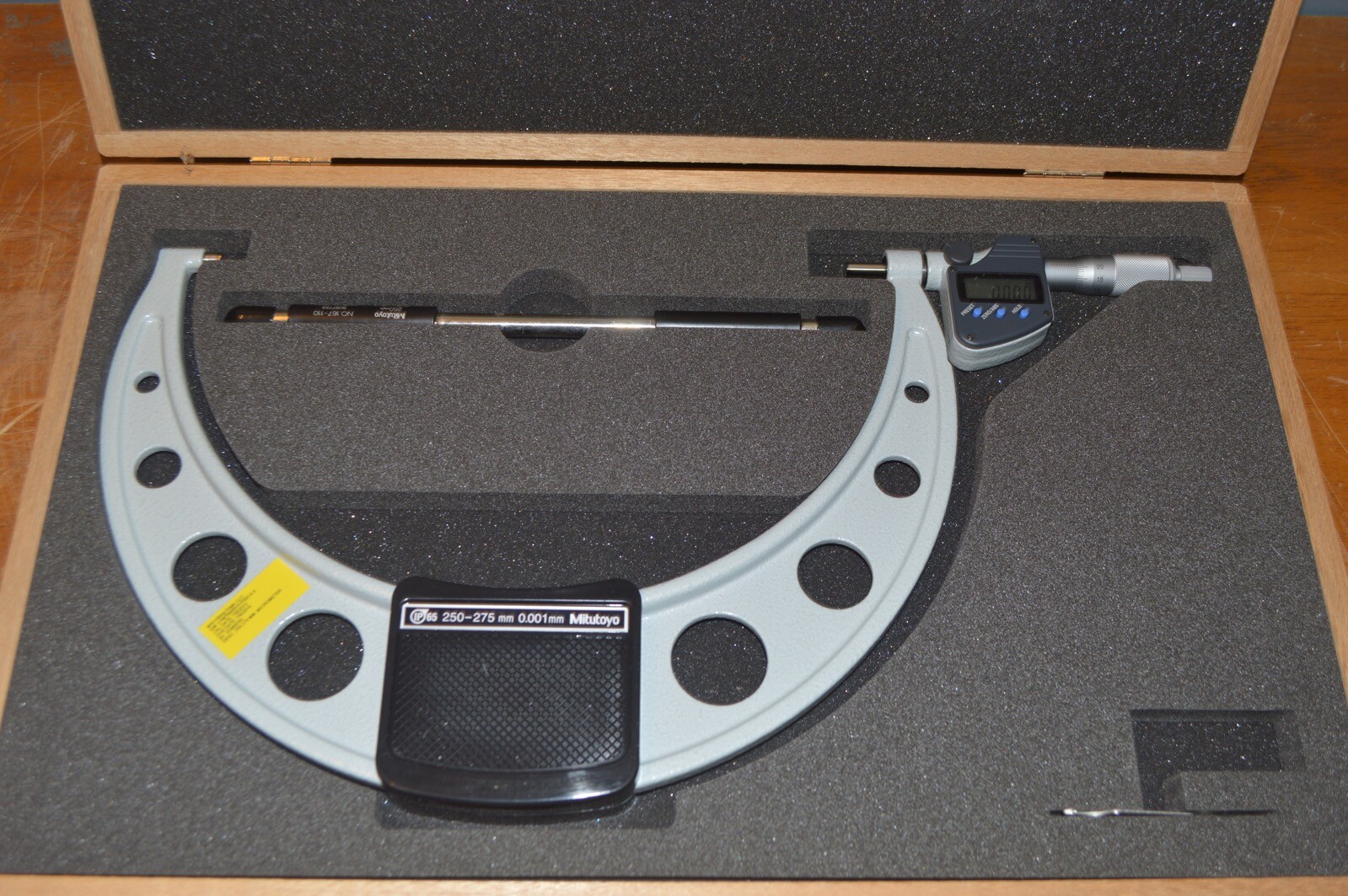 Mitutoyo Digital Micrometer 293-256-10 250-275mm