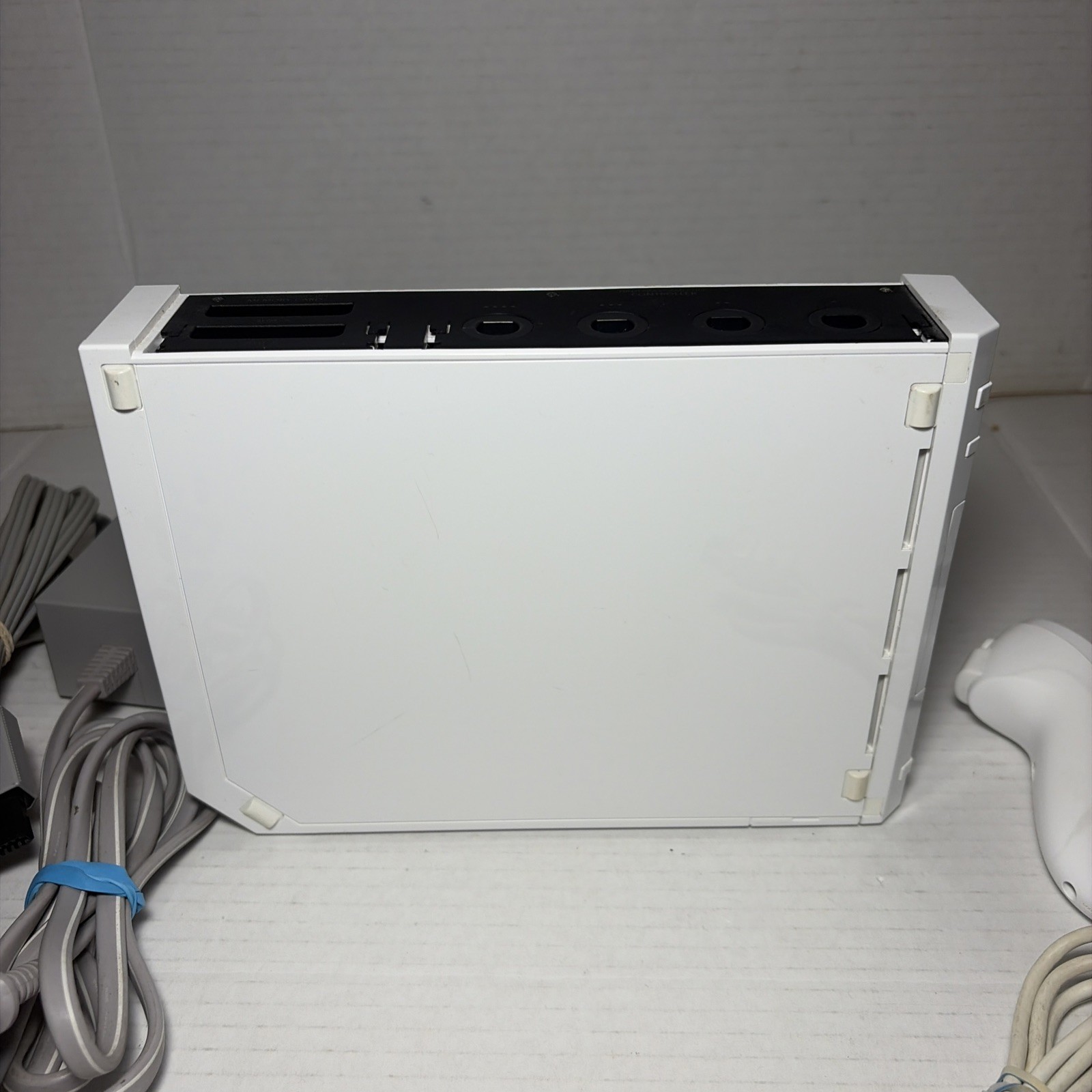 Nintendo Wii Video Game Console Working With Cables, 1 Controller. Read