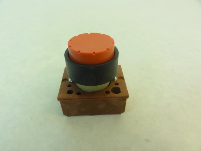 202005 New-No Box; Siemens 3SB02-PERP Push Button; Ext; Red; 22MM