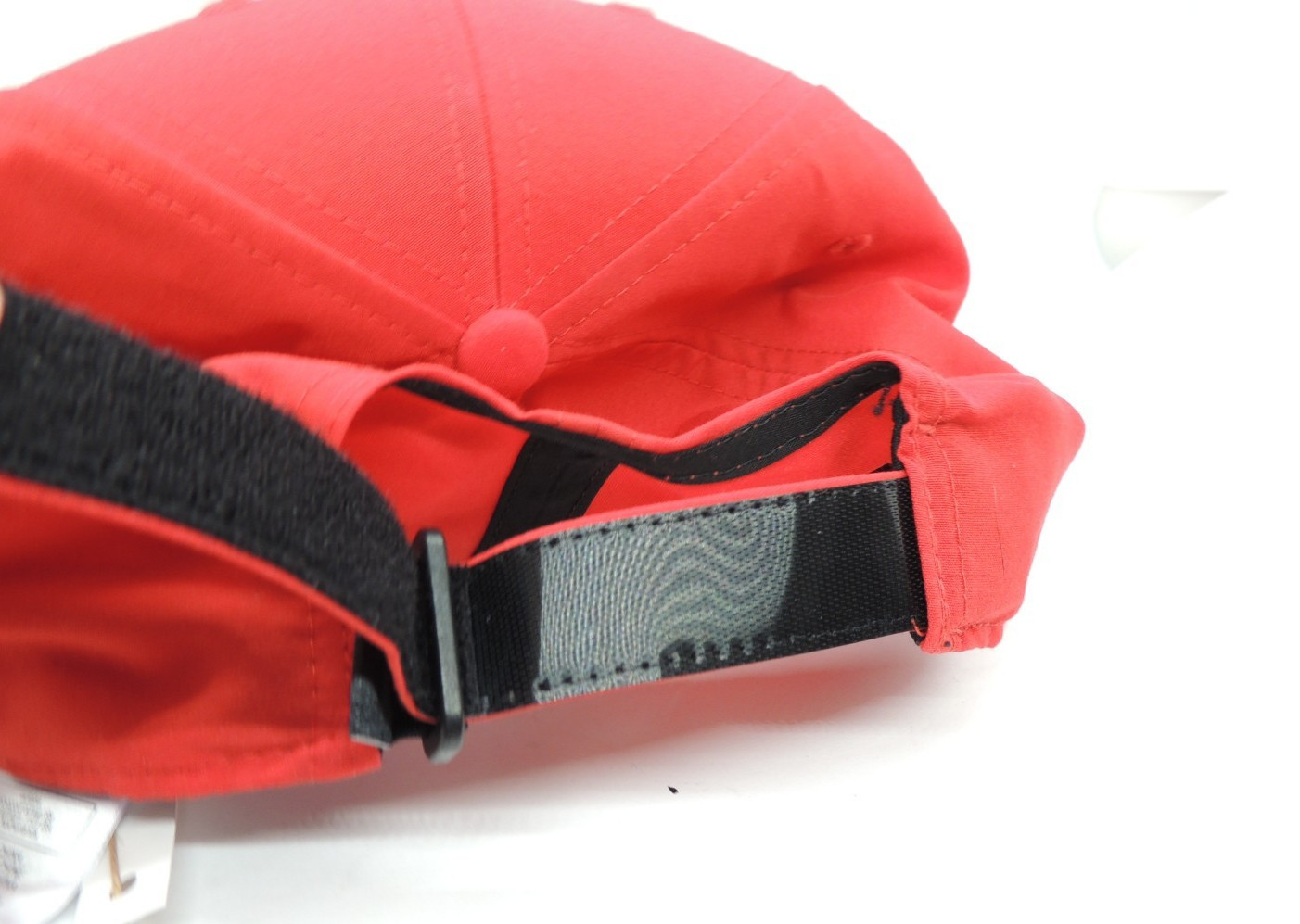 Men's Adidas Golf Hat Adjustable Performance Cap Red with Flag NEW