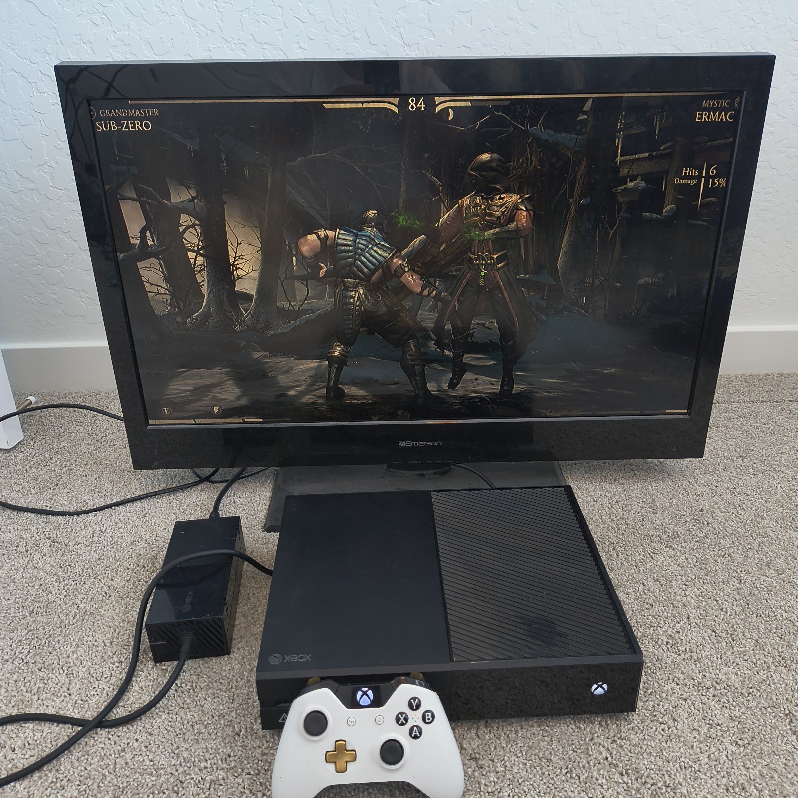 MICROSOFT XBOX ONE 1540 GAMING CONSOLE 500GB Working Great Condition
