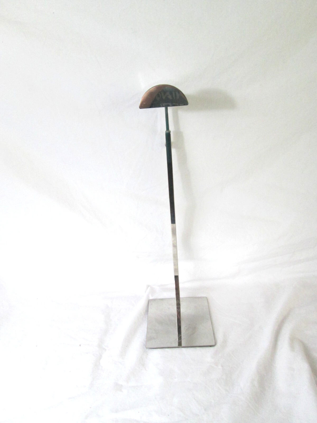 Adjustable Metal Handbag Rack Tabletop Purse Display Stand Single Silver Store