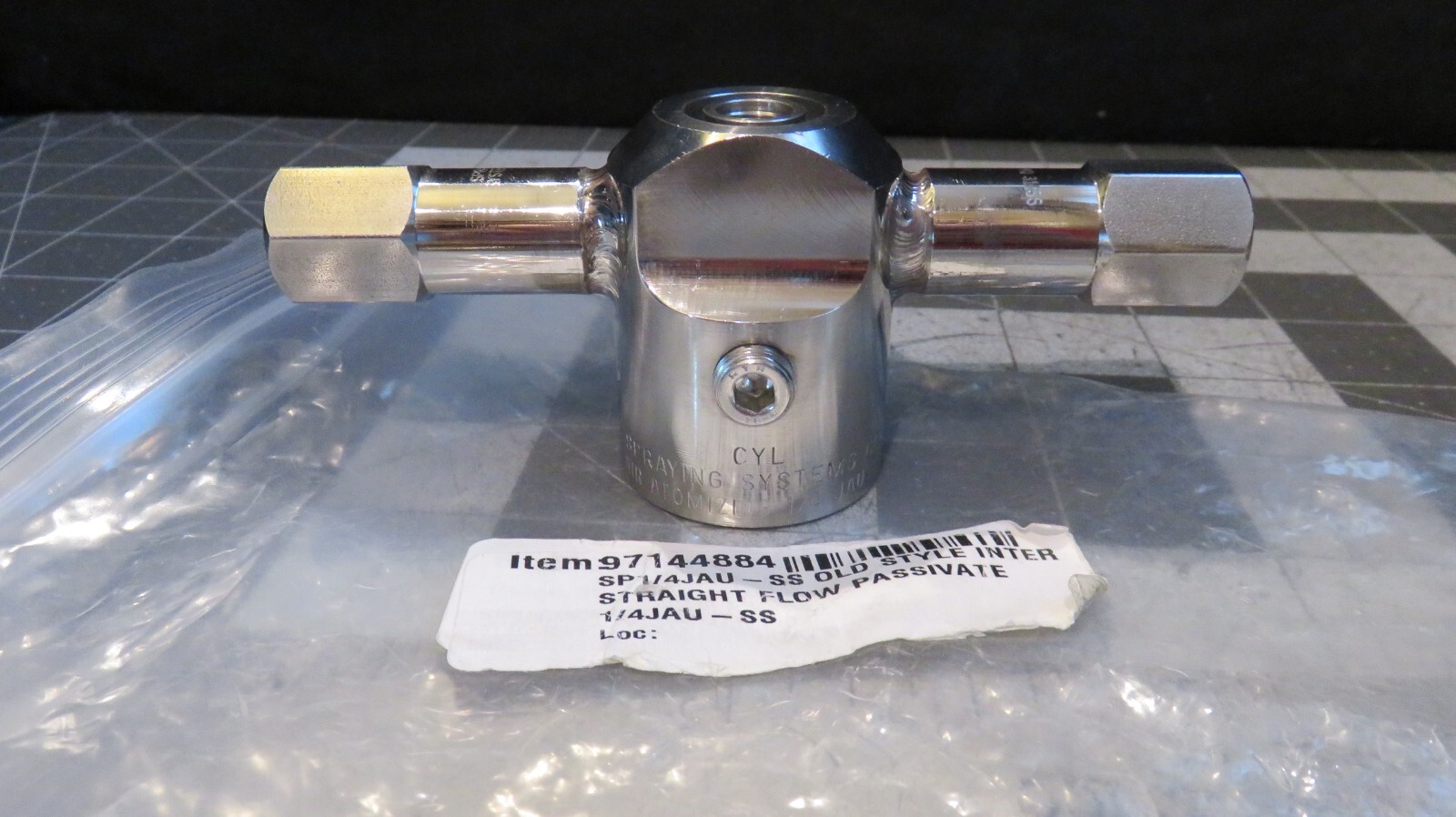 Spraying Systems SP 1/4 JAU-SS Spray Air Atomizing Valve OldStyle Inter Straight