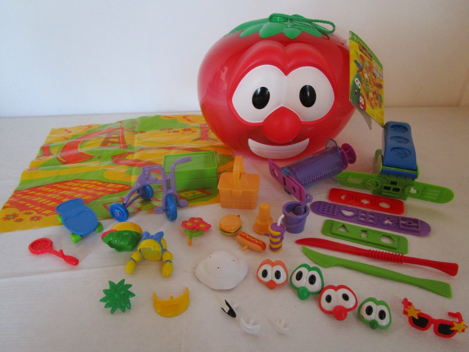 Big Idea Vintage Veggie Tales Silly Squishy Dough Kit -No Dough