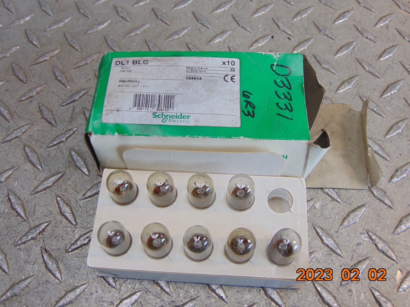 (1) ONE SCHNEIDER DL1 BLG LAMP BULB 120V 10W DL1BLG