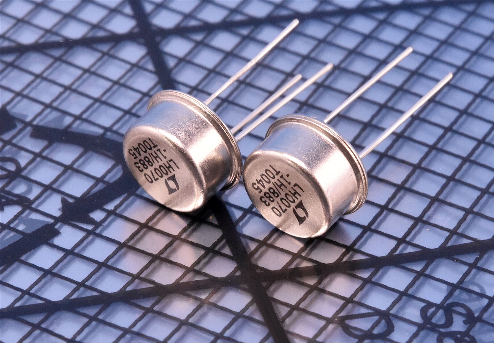 2 (Two) Linear Series Voltage Reference 0.1% 10V @ 10mA P/N: LH0070-1H Zener