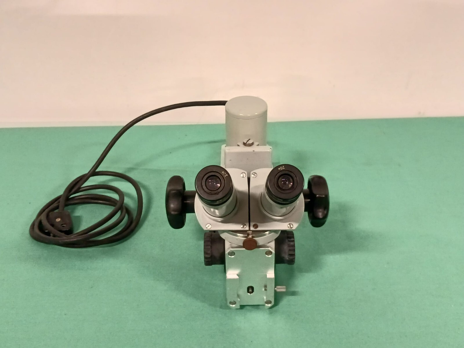 Carl Zeiss 42519 Binocular Microscope Head f=200 w/ 20x Microscope Eyepieces