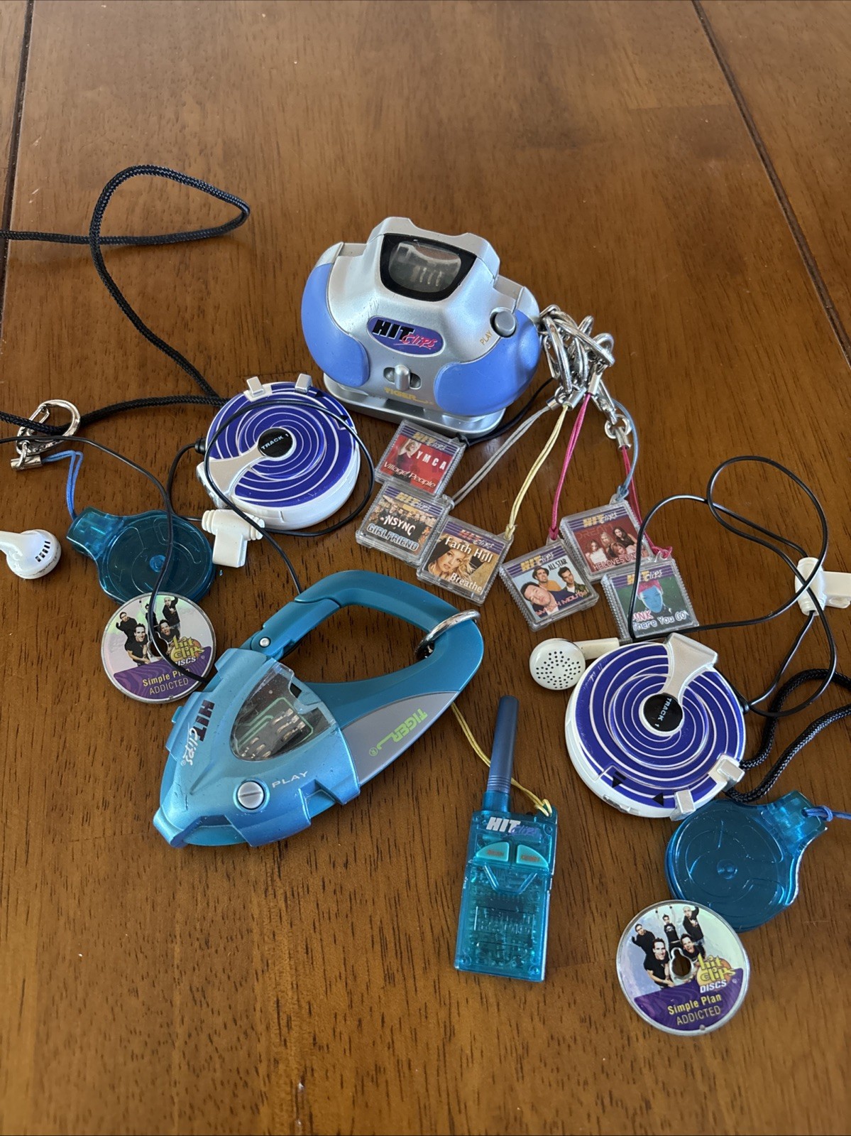 VINTAGE HIT CLIPS TIGER ELECTRONICS MUSIC PLAYERS WITH CARTRIDGES TESTED!
