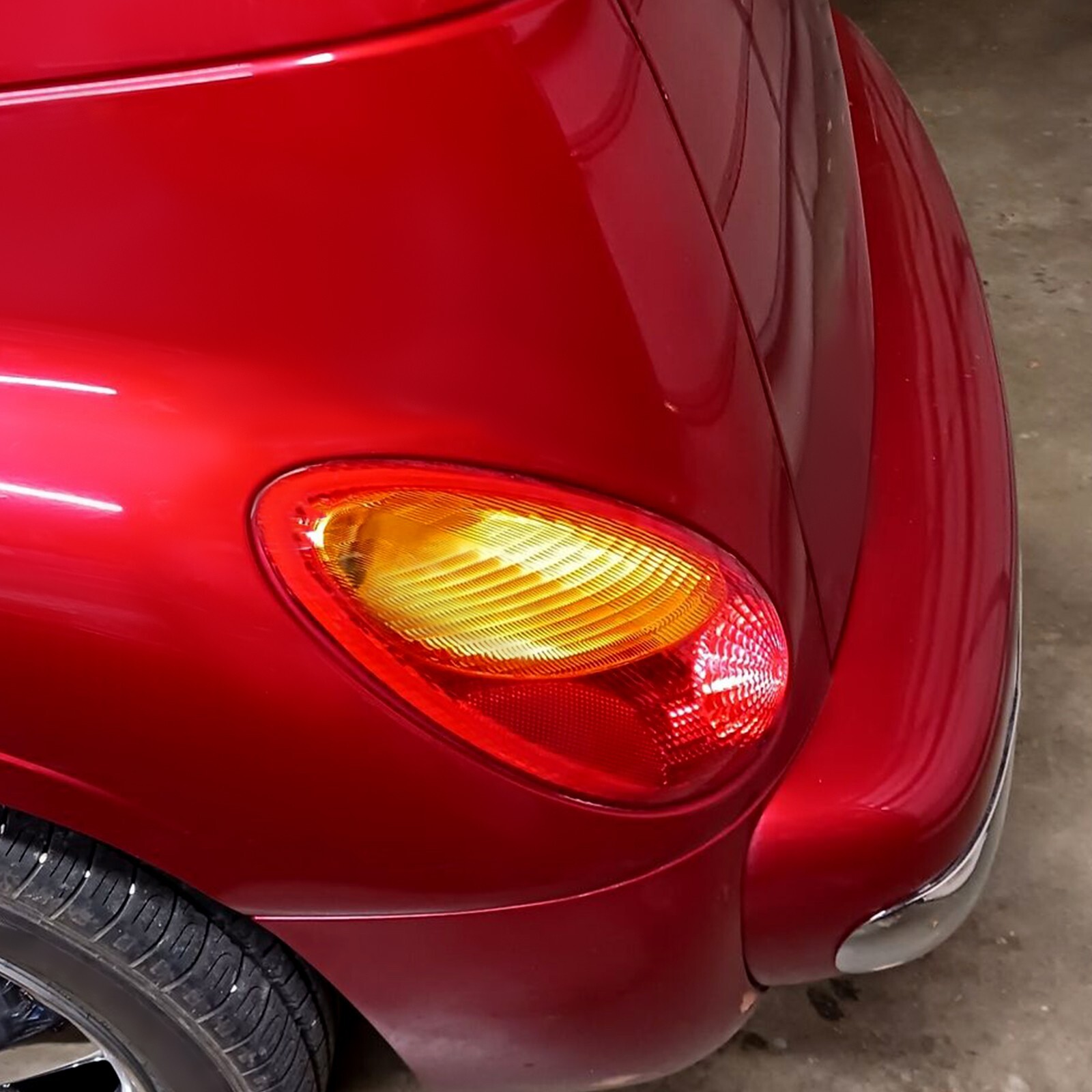 Driver Side Tail Light For Chrysler PT Cruiser 2001-2005 Halogen With bulb(s)