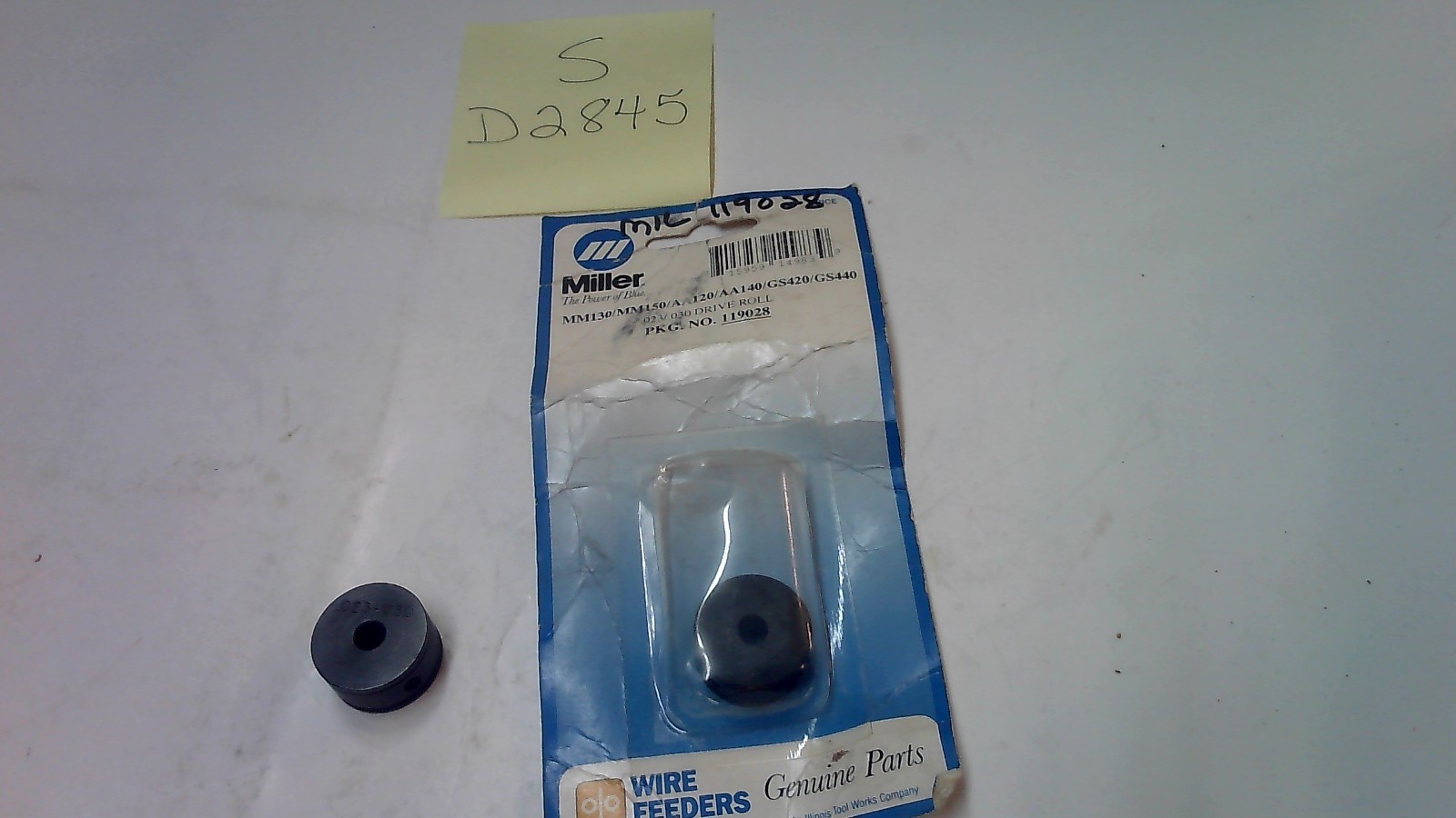 MILLER 119*028 (119-028) DRIVE ROLL ( LAST ONE SHIPS OUT OF PACKAGE)