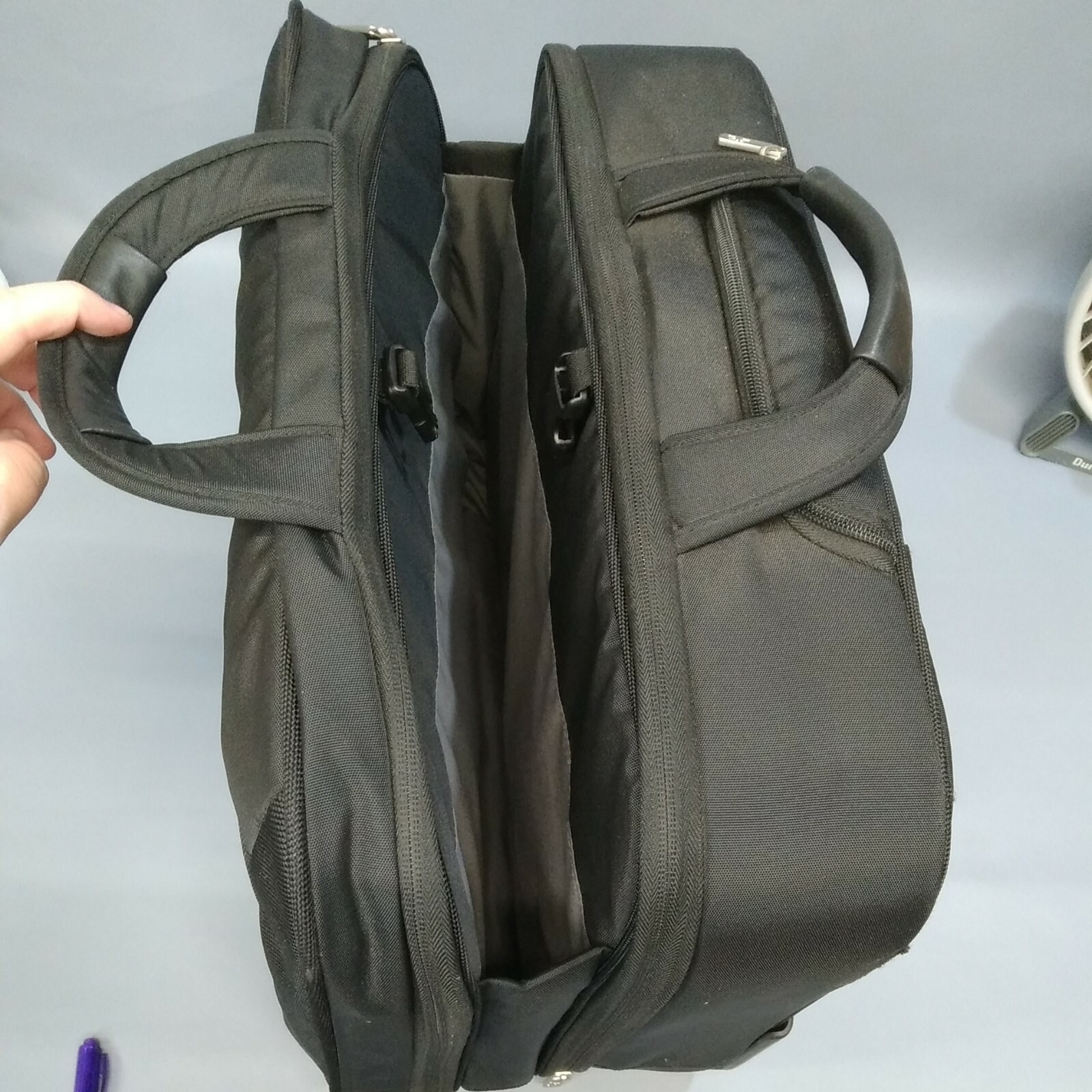 Case Logic Rolling laptop bag suitcase briefcase nice used case