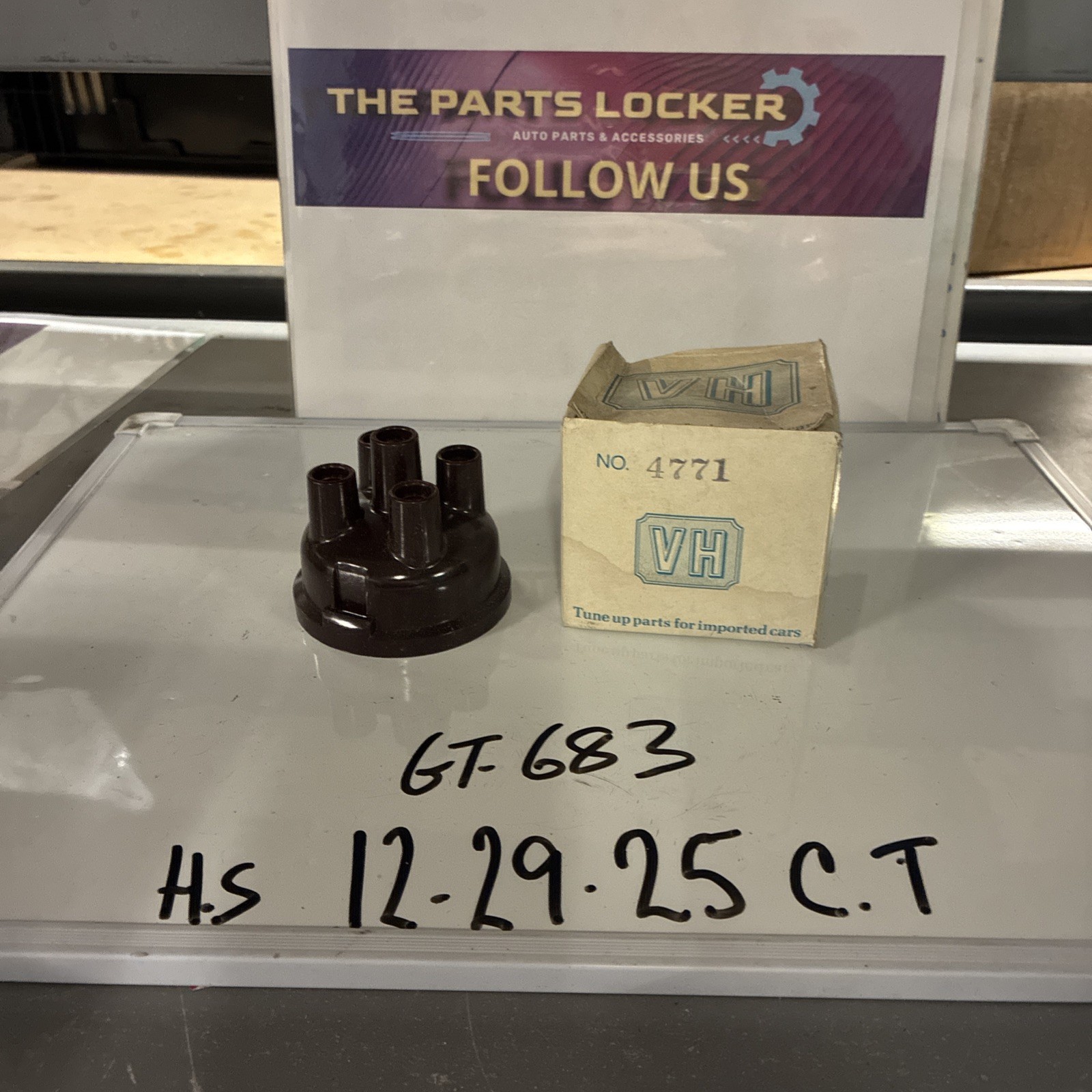 (1) NOS 4771 Von Housen Distributor Cap, Genuine VH, Vintage, Obsolete