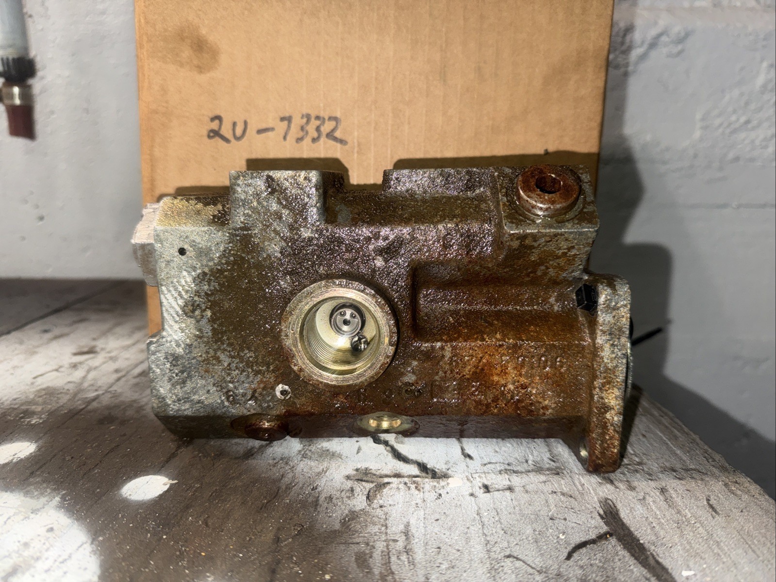 used not functioning 2u-7332 brake valve