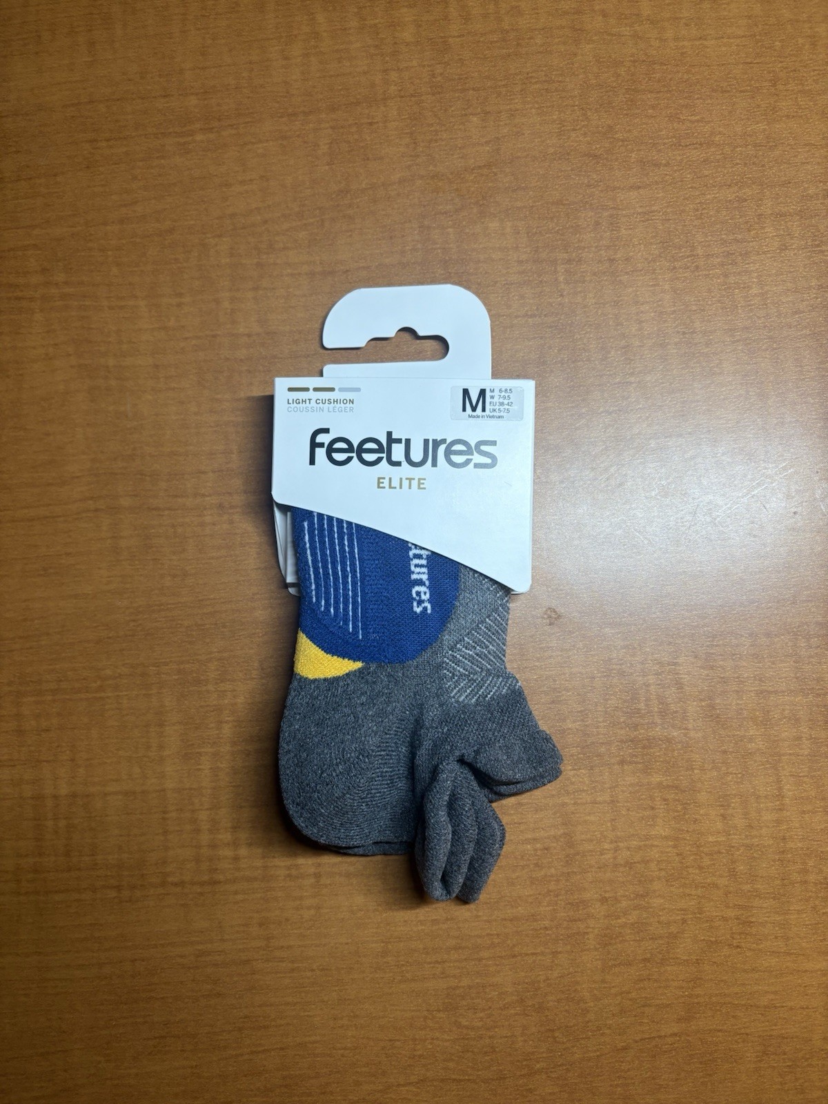 Feetures Elite Light Cushion Running Socks Gray – Size M (Men 6-8.5 / Wom 7-9.5)