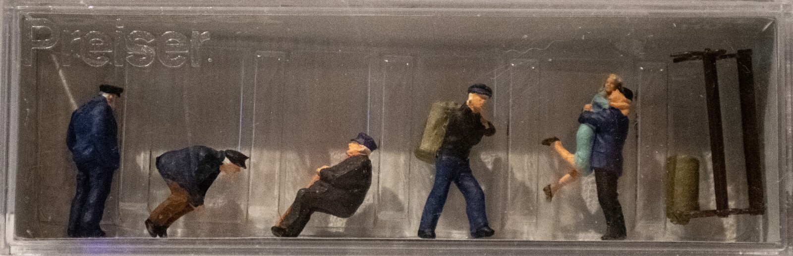 Preiser HO #10352 People Working -- Merchant Sailors Ashore