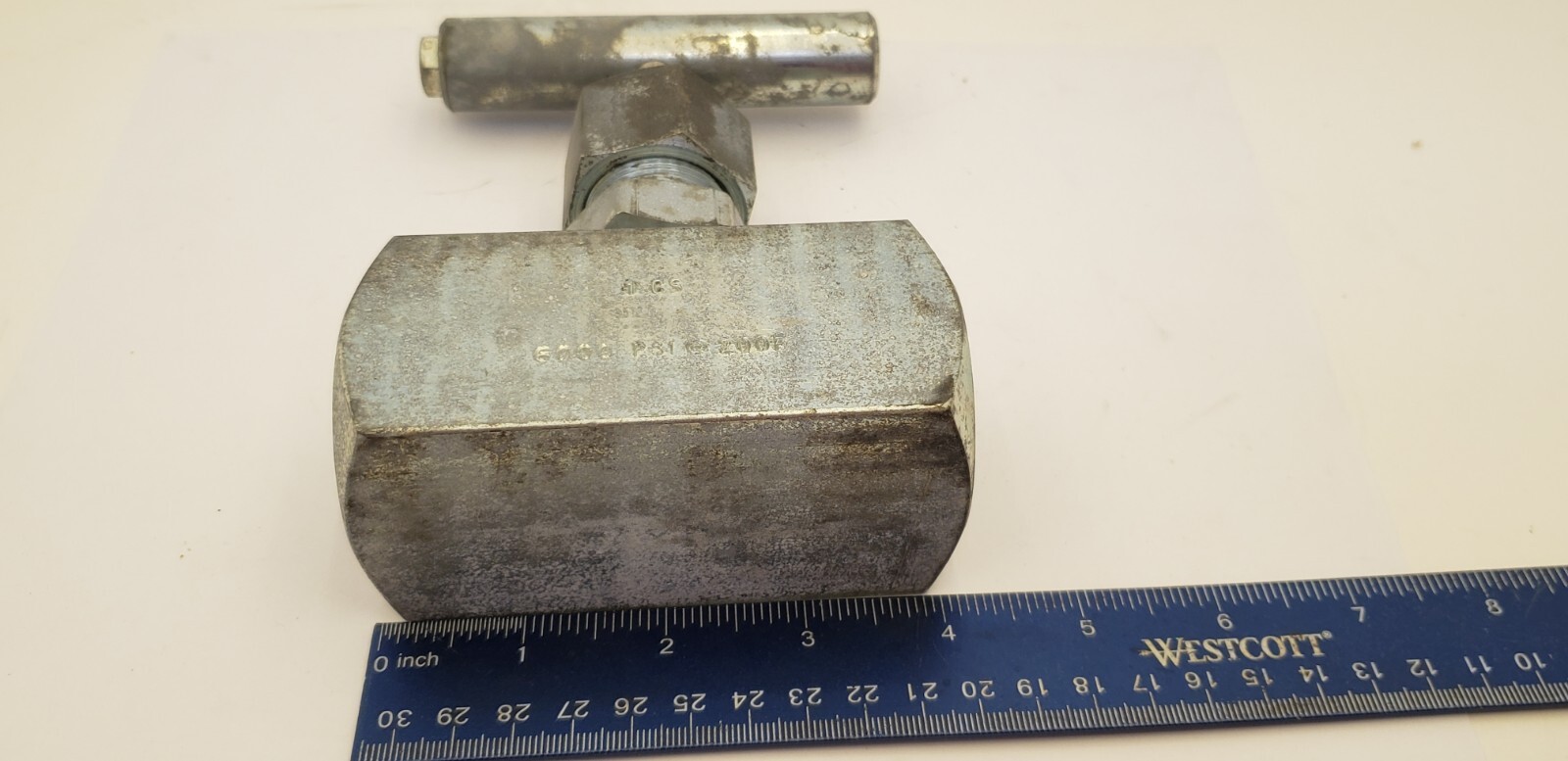 KF INDUSTRIES 00013-10 NEEDLE VALVE, 1" NPT, 6000 PSI @ 200°F, STEEL, NIB