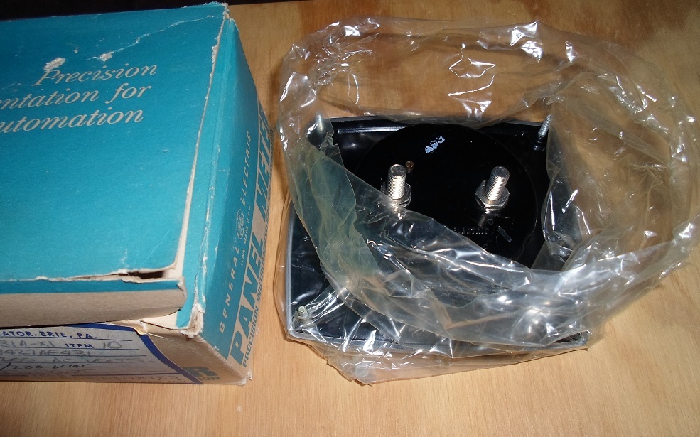 GE PANEL METER 0-75 /200 AC VOLTS (NEW IN BOX)