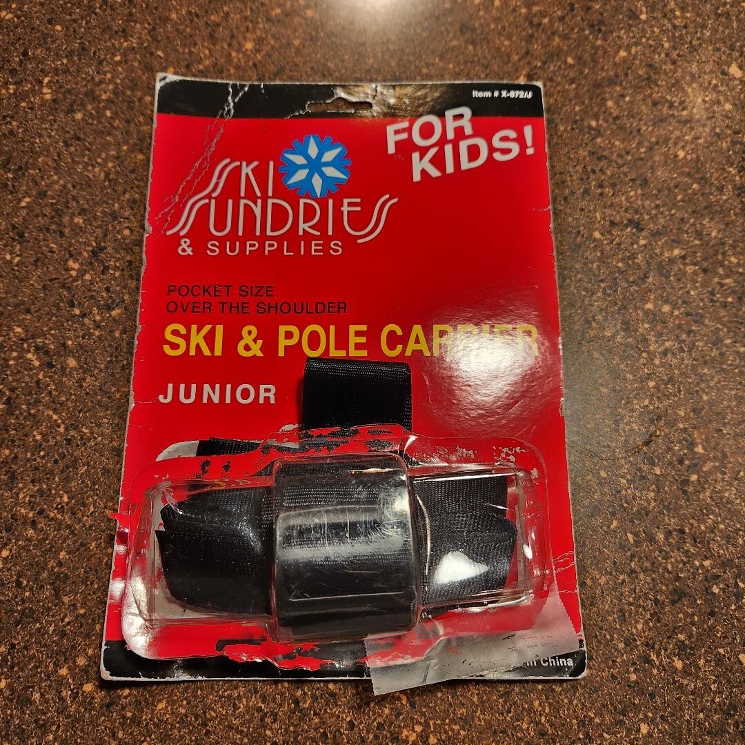 SkI Sundriess Ski & pole carries junior pocket size ove the shoulder winter E1