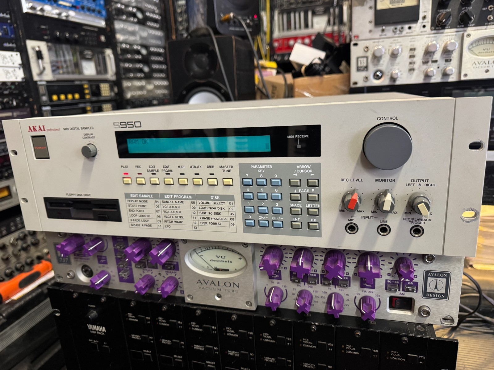 AKAI S-950 Rack Sampler 1536 Mword Memory EX ,S950 original LCD /clean  ARMENS
