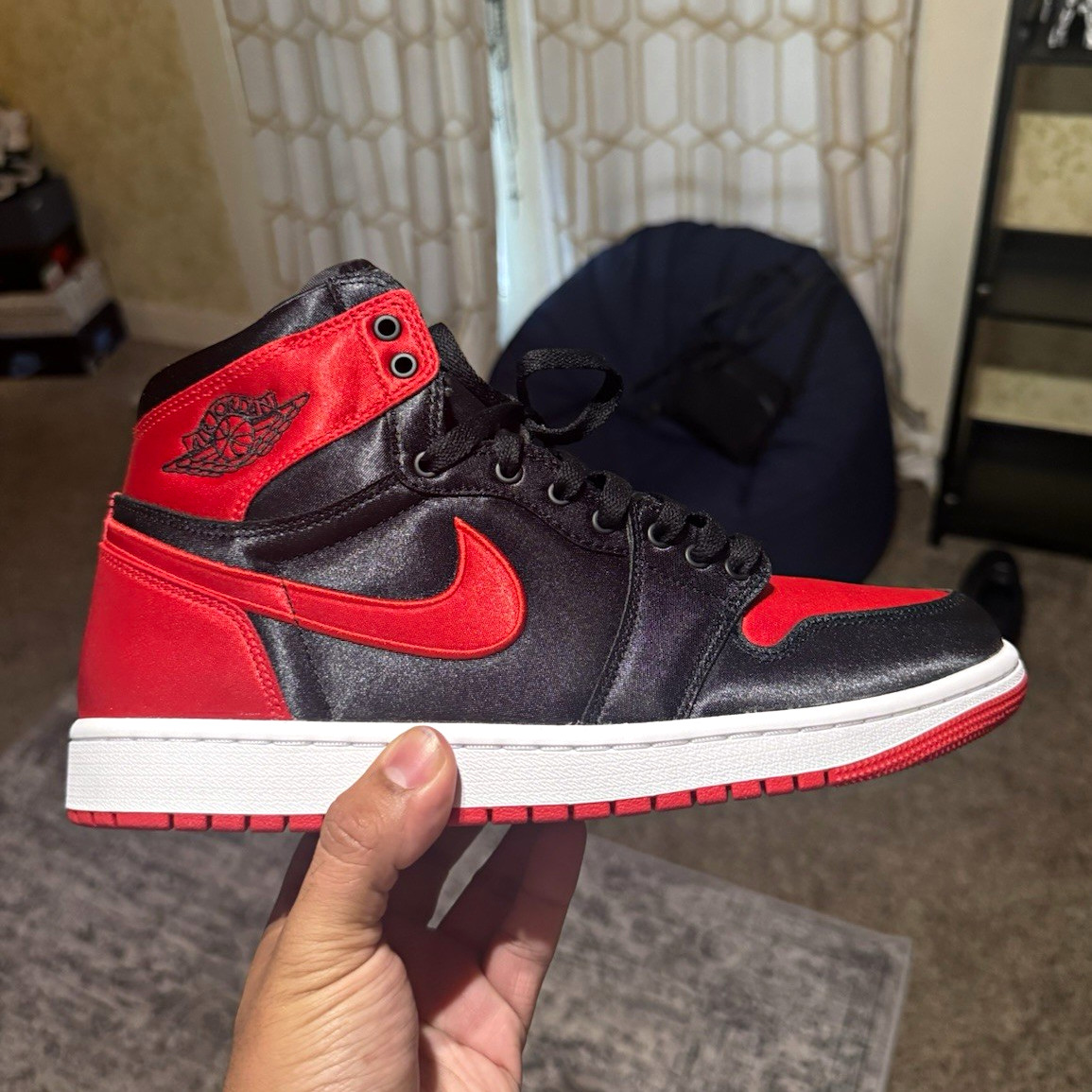 Nike Air Jordan 1 Satin Breds 9.5M 11W & Tote Bag