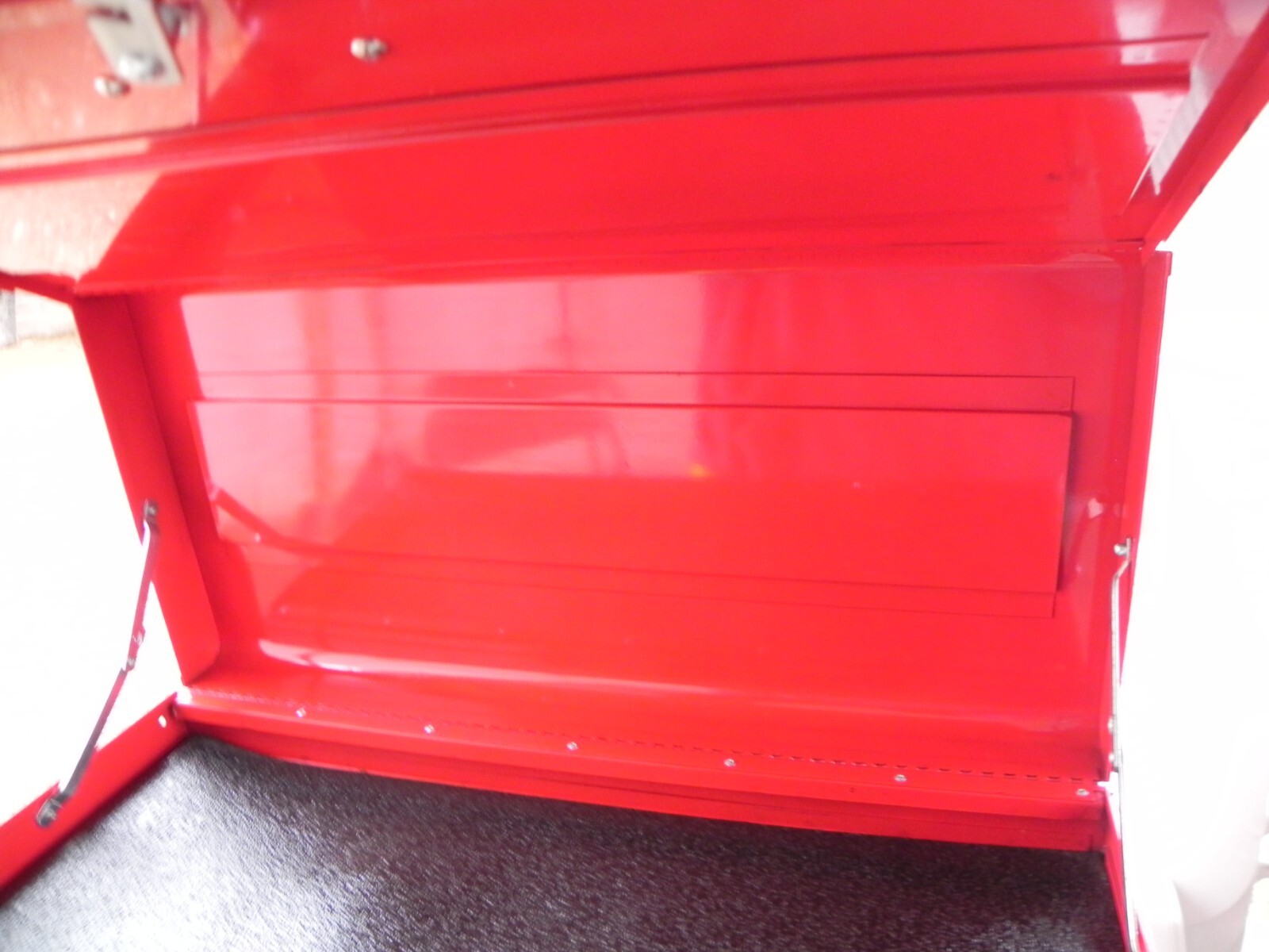 Matco Tools 4 Drawer Heavy Duty Flip Top Chest Fire Red 2 Keys (Super Rare)