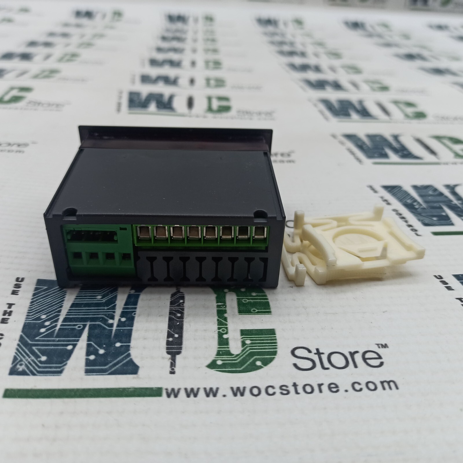 XT111C-4H0HU DIXELL DIGITAL TEMPERATURE CONTROLLER